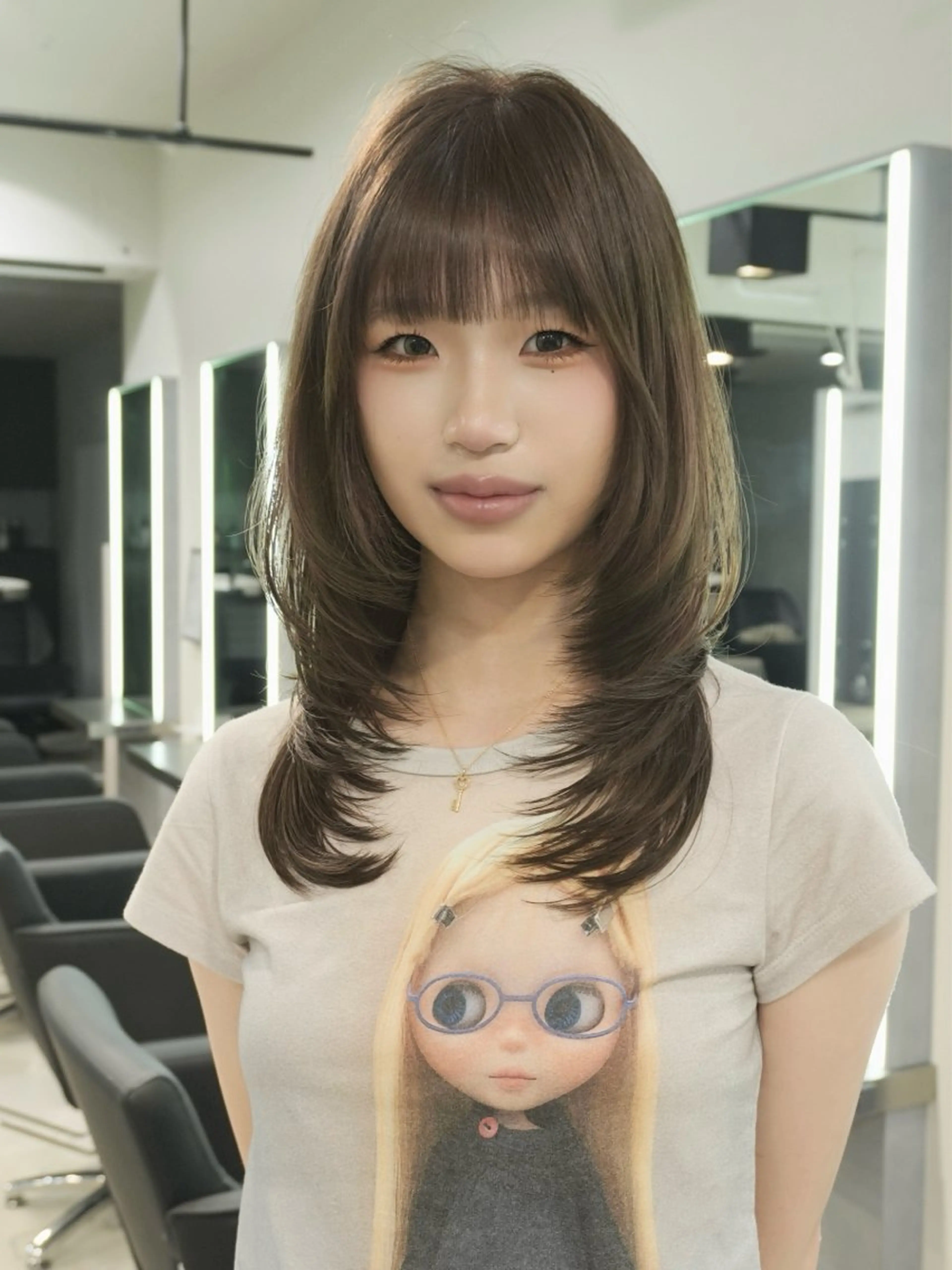 セミロング カラー ダブルカラー イルミナカラー ハッシュカット ハイレイヤー レイヤーカット ヘアカラー Airi 韓国y2k ハイレイヤーのヘアスタイル