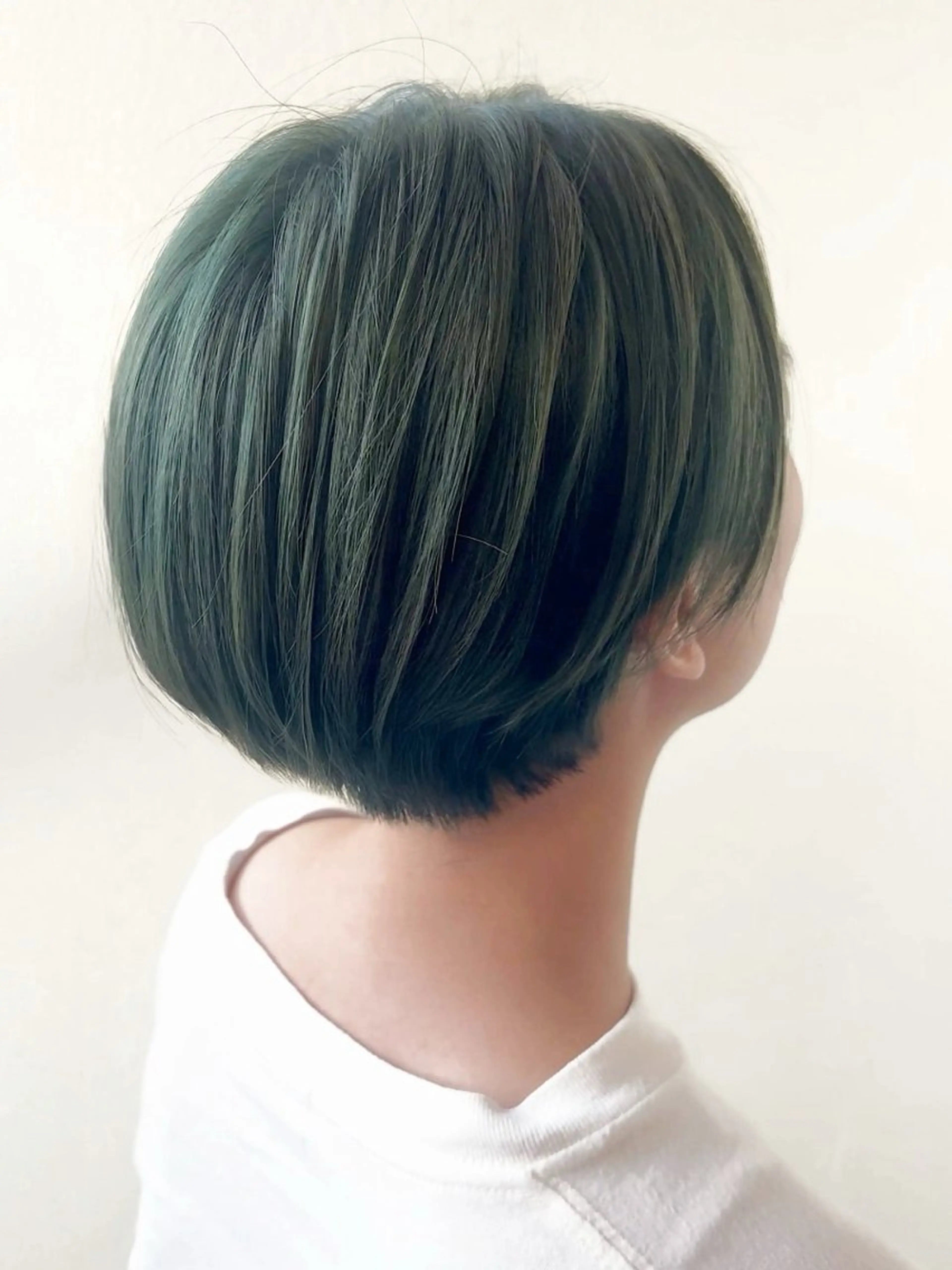 ショート カラー ブリーチ ケアブリーチ ミント 透明感color ハイトーン✨みくりのヘアスタイル