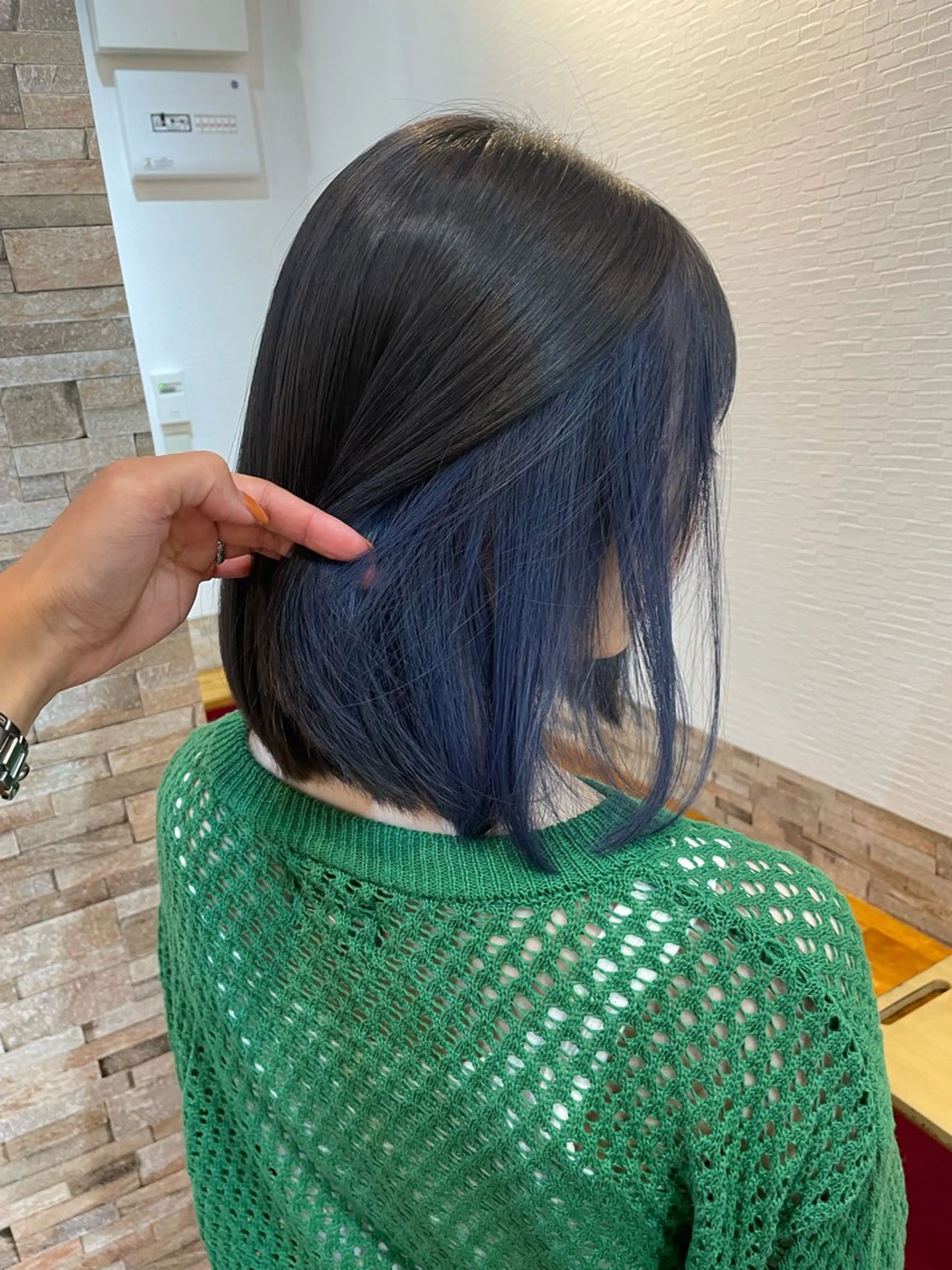 ミディアム カラー ブリーチ ブルーカラー ダークグレー ヘアカラー YUI/ ブリーチカラー🌷のヘアスタイル
