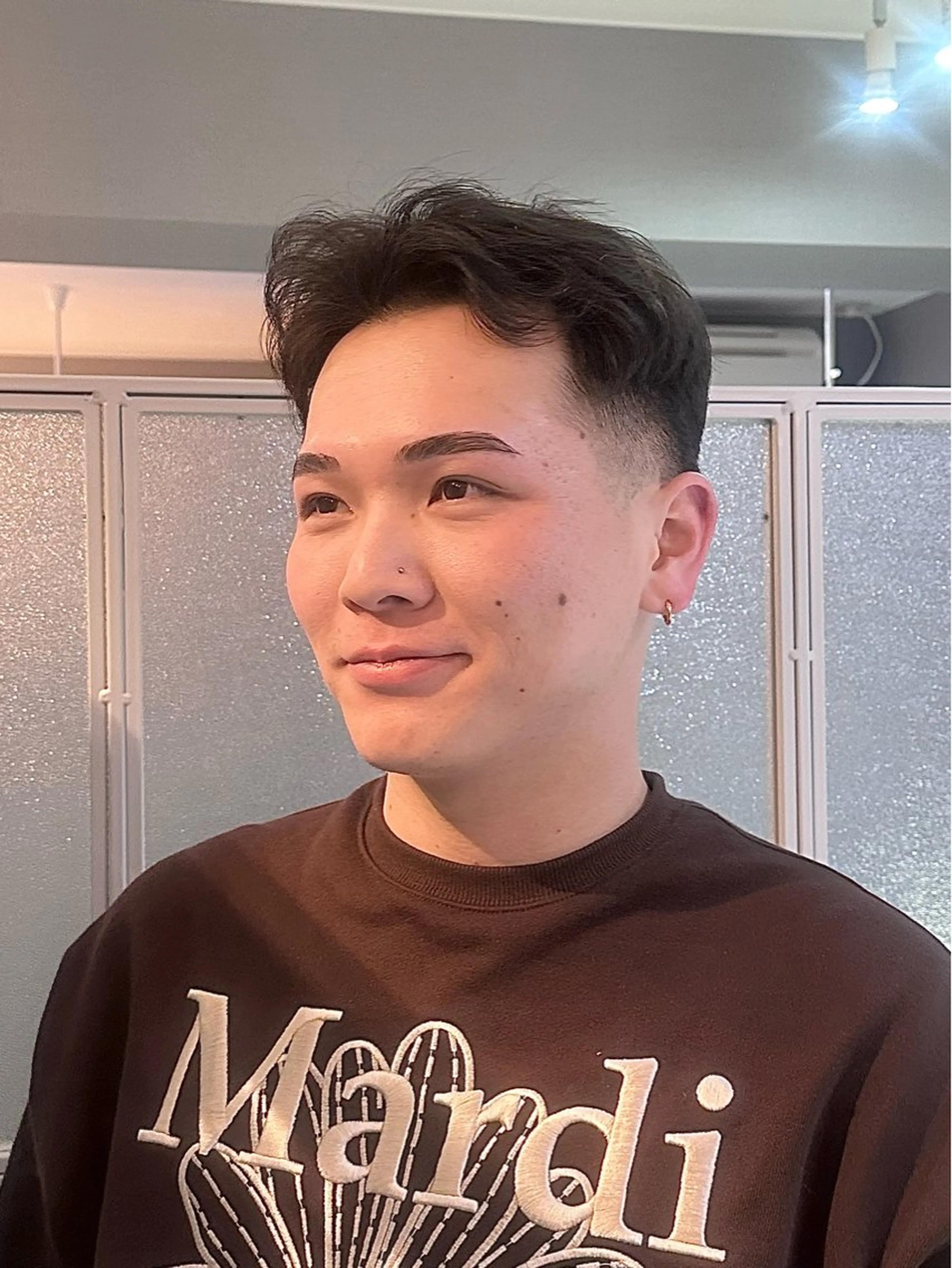 ★【メンズ眉wax脱毛+Cライン・額wax脱毛】細部までこだわる方に♪の写真