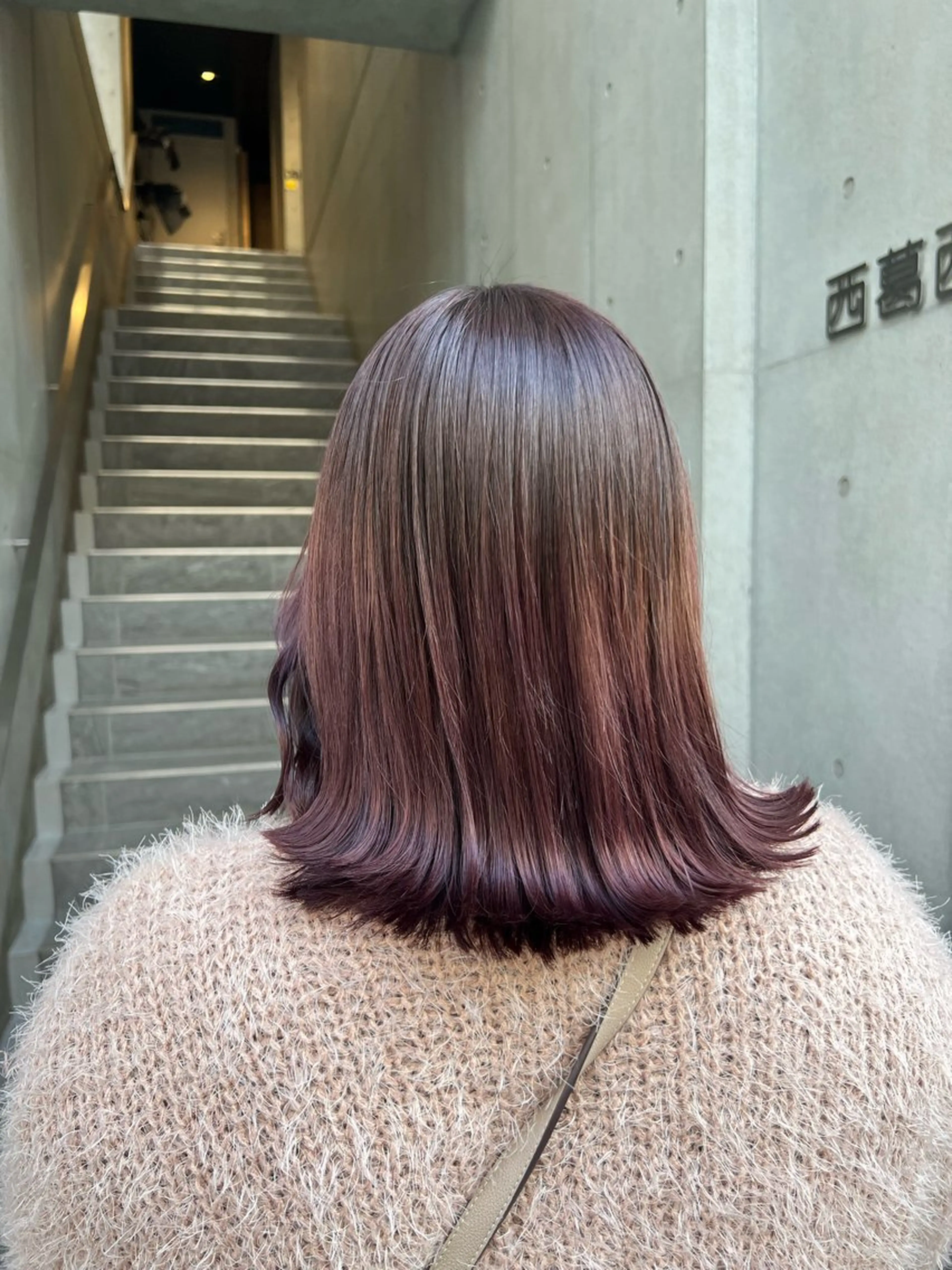 セミロング カット ヘアカラー カコ/レイヤーカット ヘアアレンジのヘアスタイル