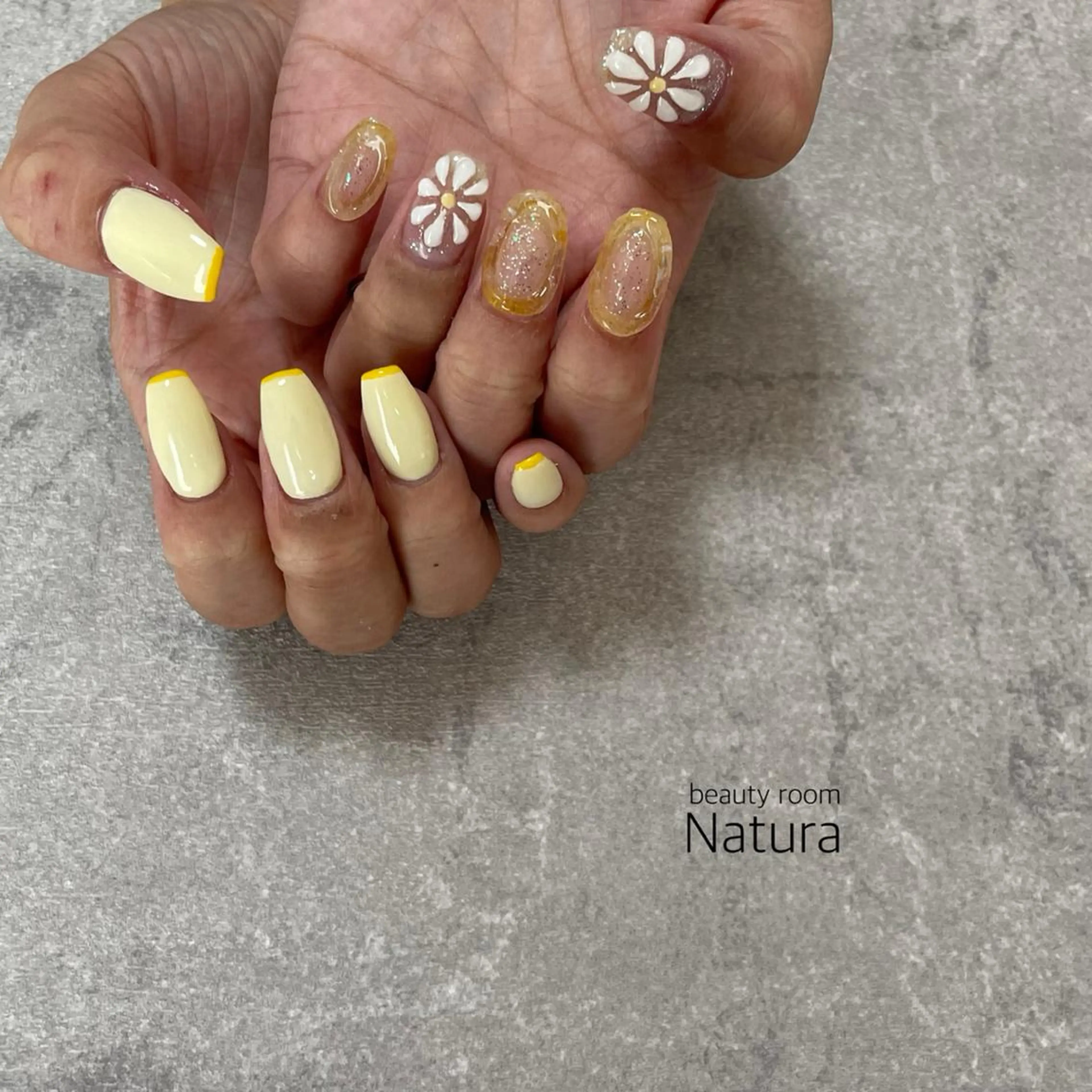 ネイル マツエク・マツパ アイブロウ ハンドネイル beautyroom Naturaのネイルデザイン