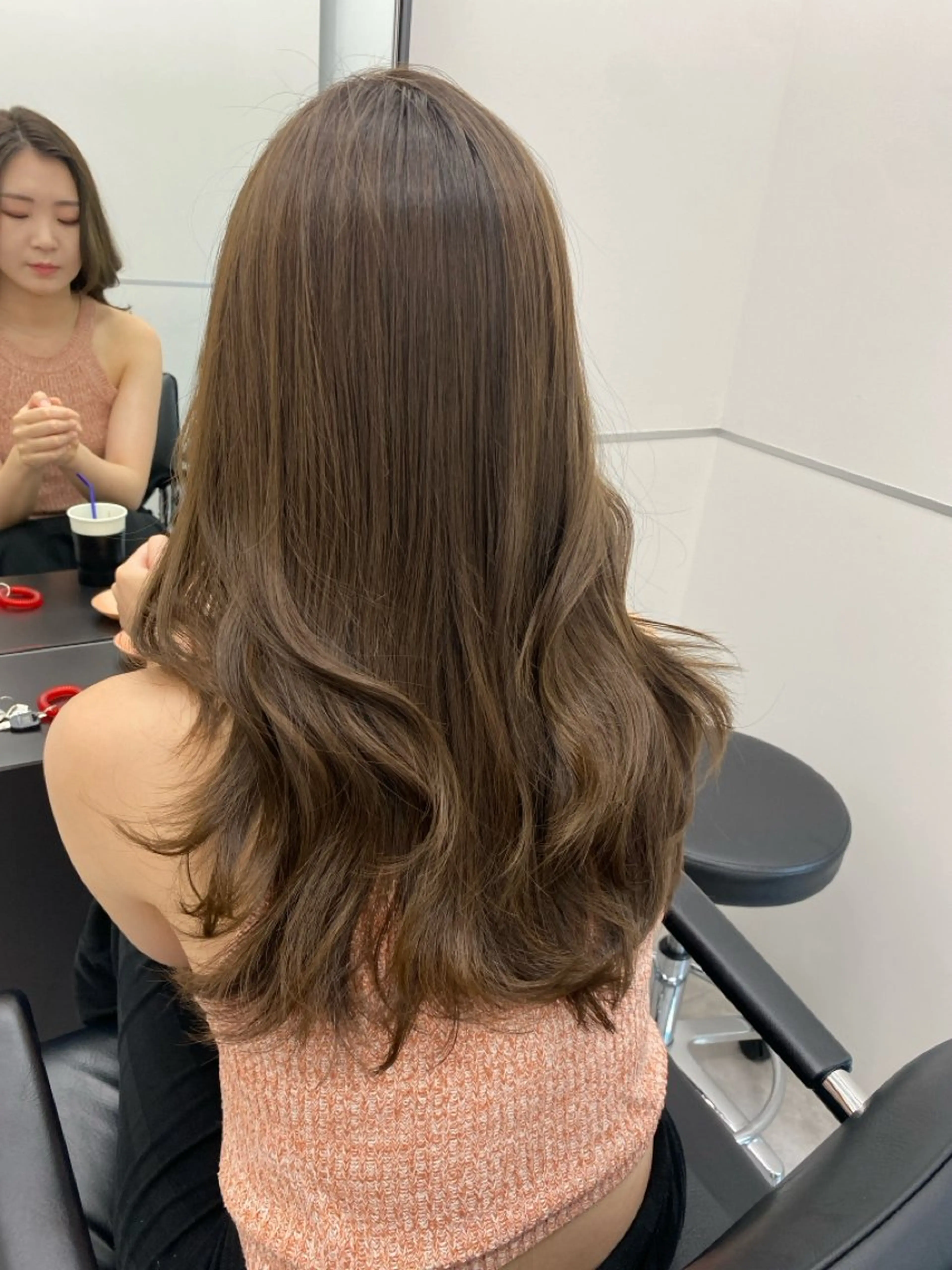 ロング カラー ベージュカラー レイヤーカット 顔骨格似合わせカット 乾陽菜のヘアスタイル