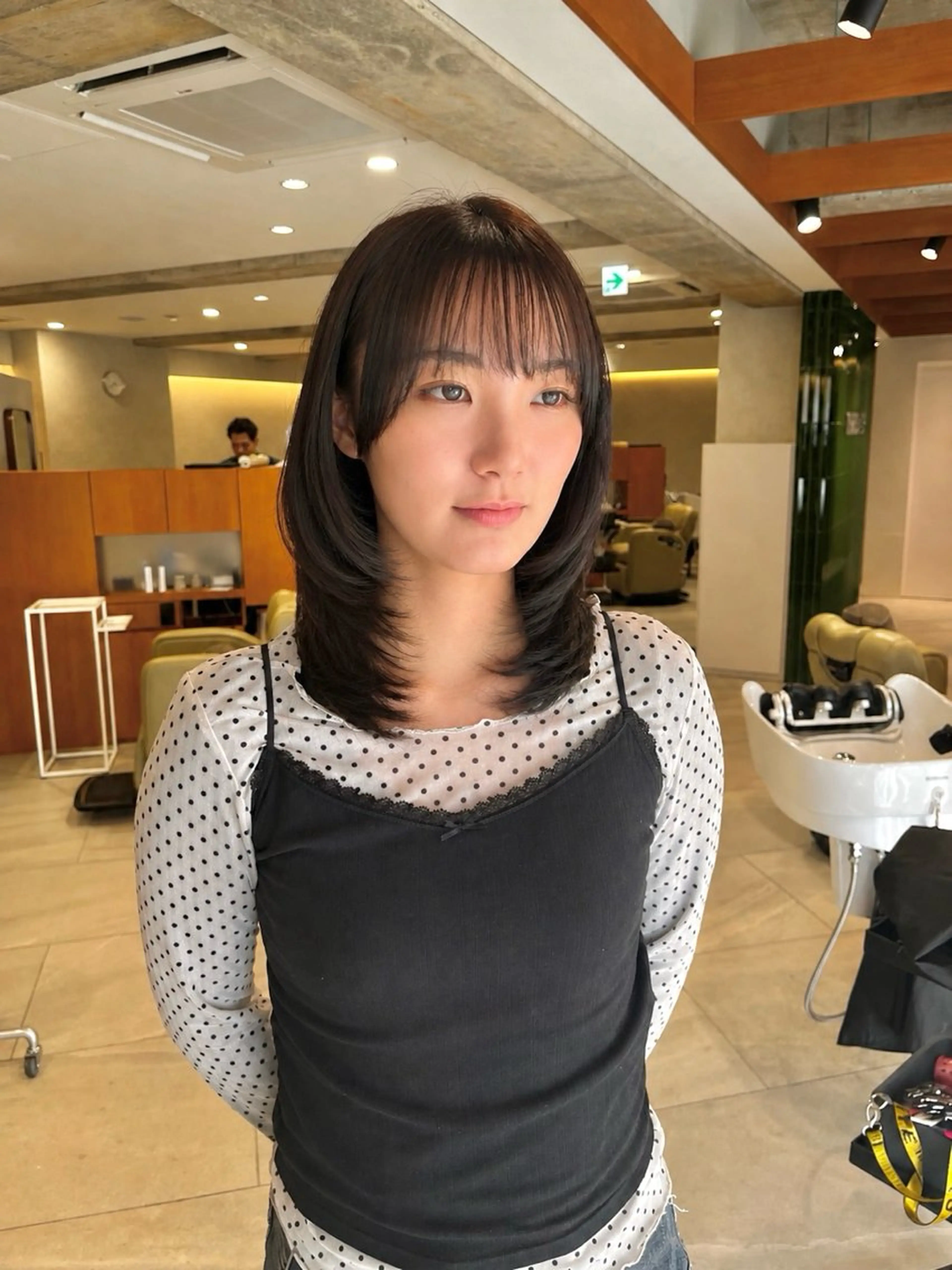 ミディアム カラー カット ヘアカラー トリートメント ニュアンスパーマ／ レイヤー／茶屋町のヘアスタイル