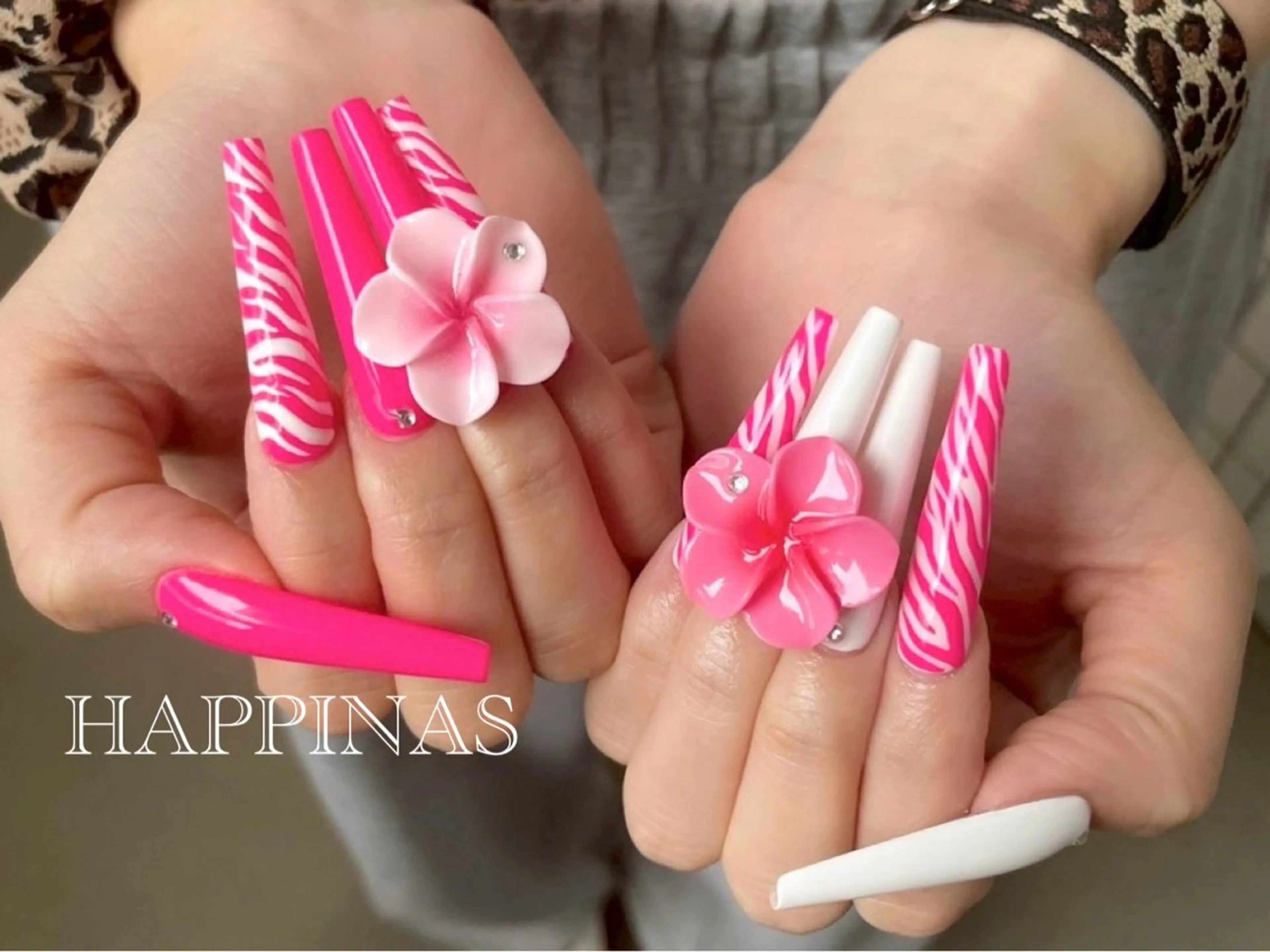 ネイル アニマル柄 アートネイル ロングネイル ピンク スカルプネイル ハンドネイル HAPPINAS Jrネイリスト💅のネイルデザイン