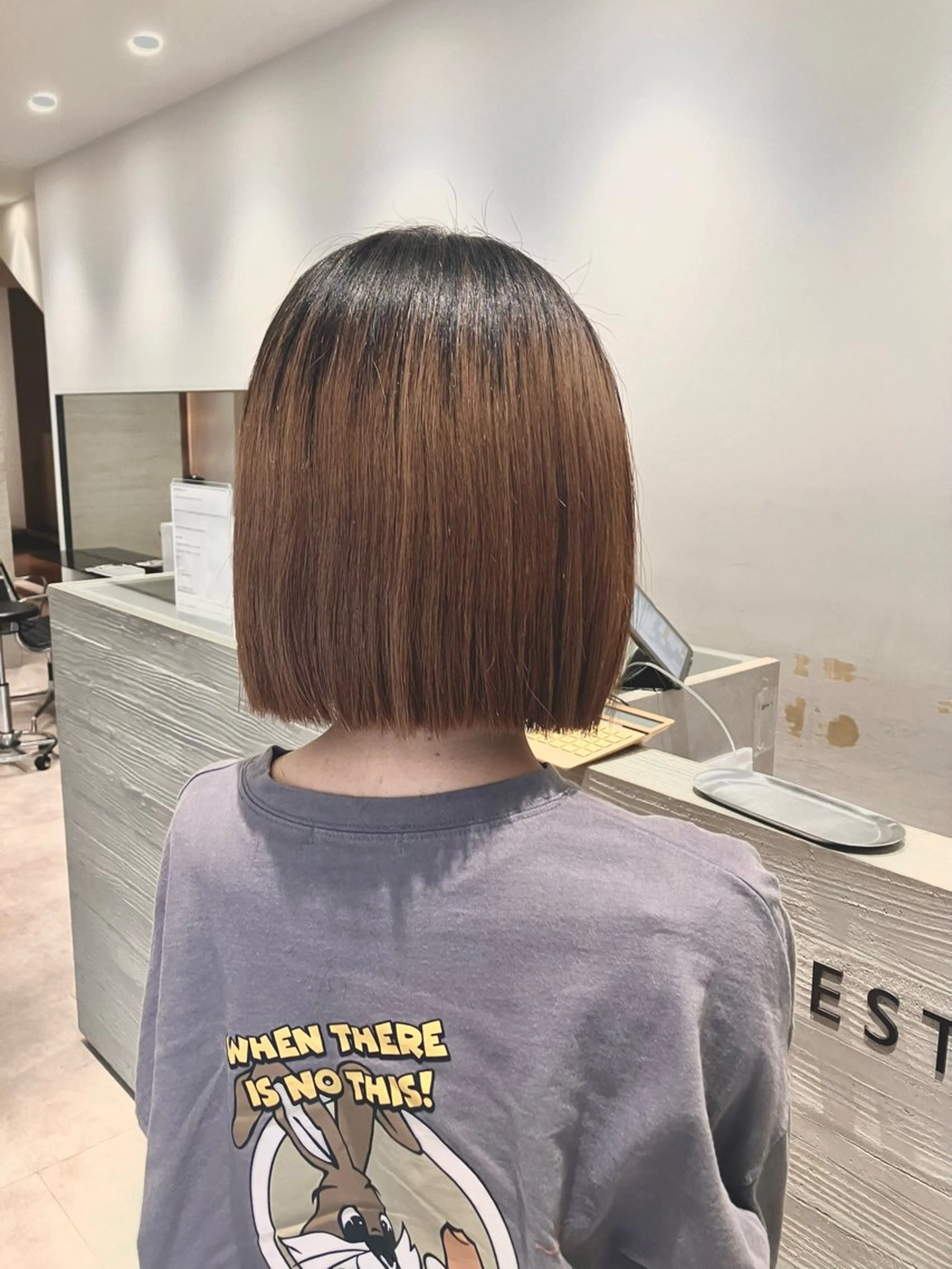 ショート ボブ サキ🤍ハイトーン 🩰くびれ巻きヘアのヘアスタイル