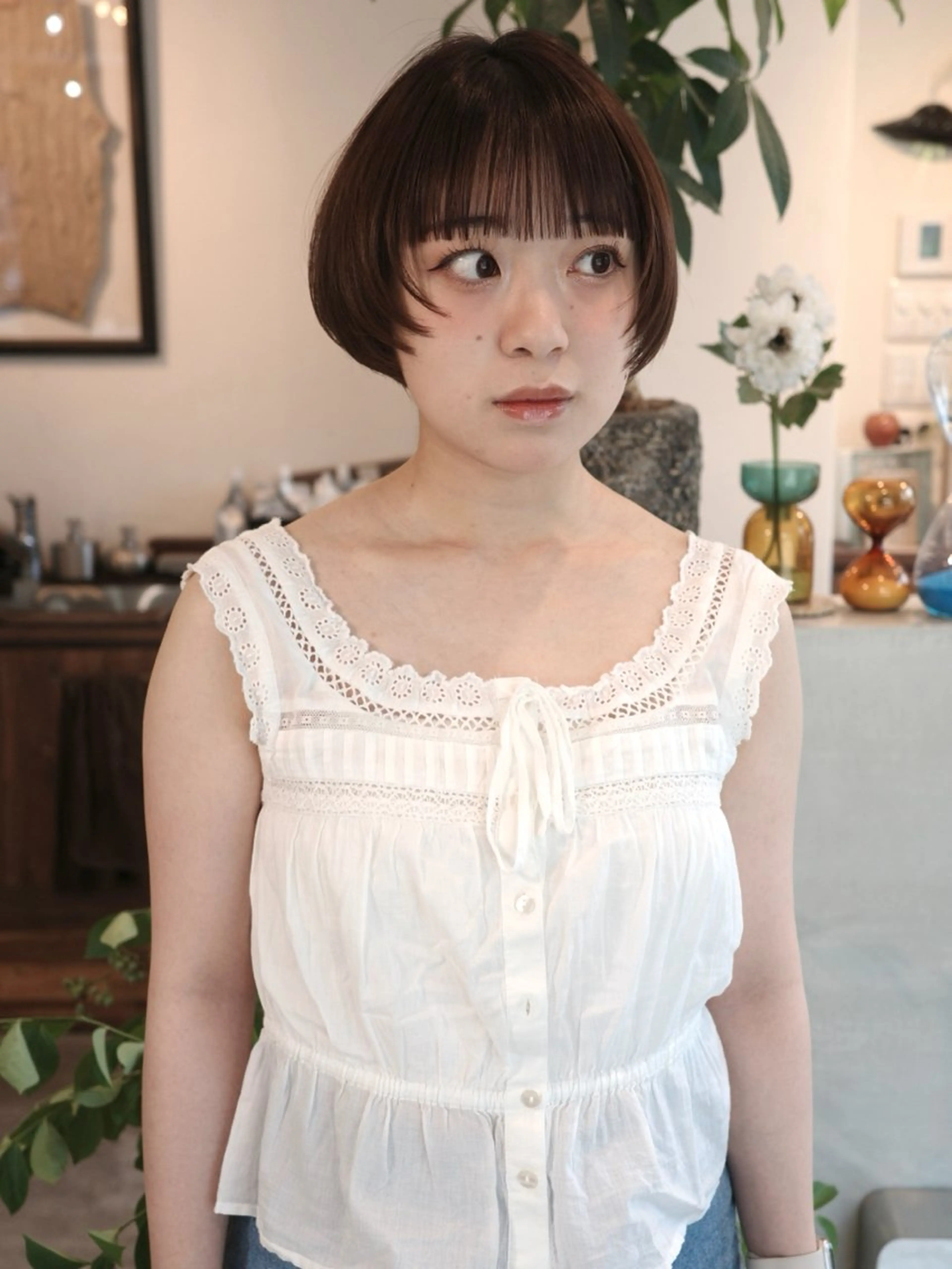 ショート カラー ボブ 顔まわりレイヤー 顔周りカット 伸ばしかけ レイヤーカット カット (h)wim ウィムのヘアスタイル