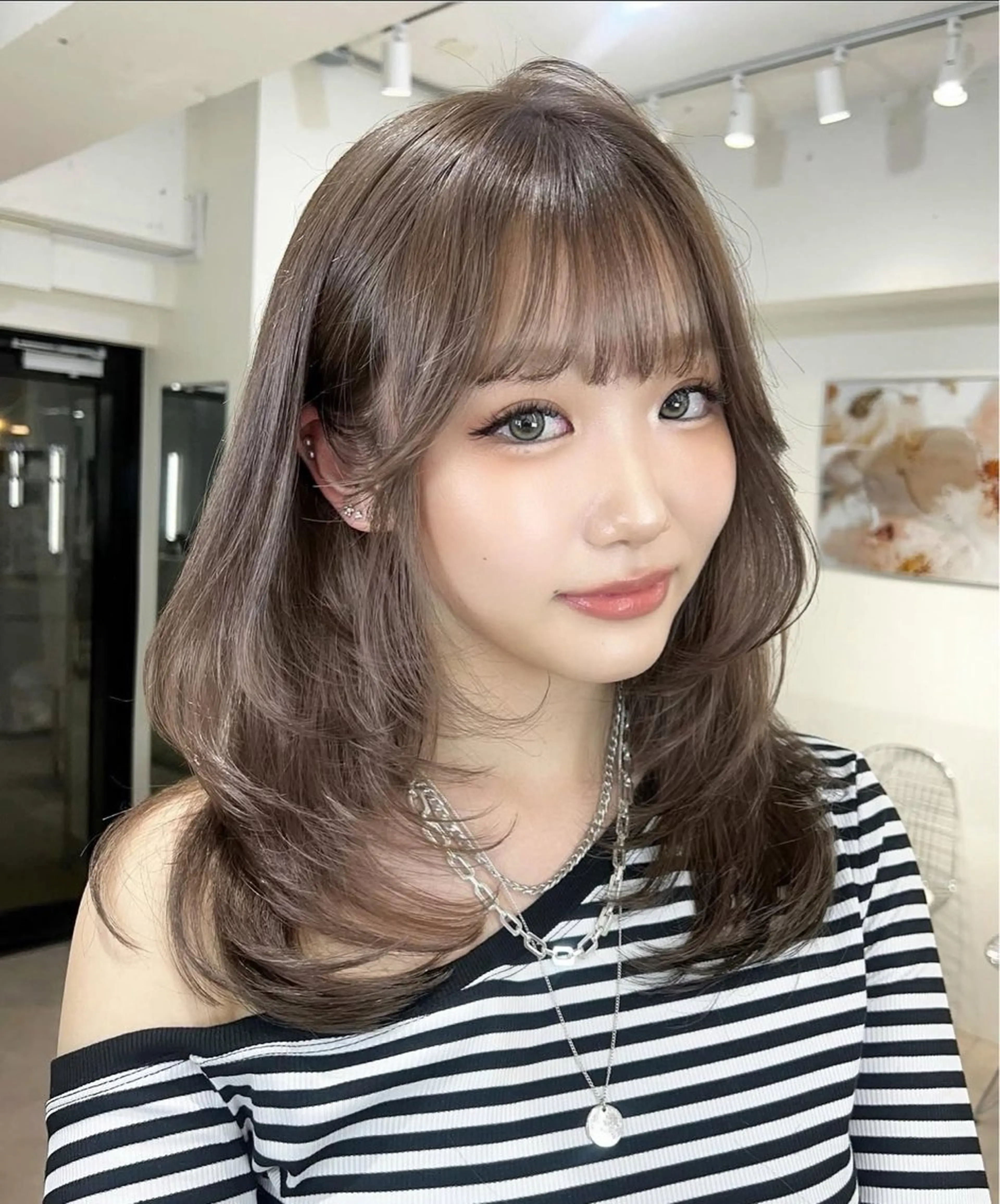 セミロング カラー 🫧ミルクティー ブリーチRIKU🫧のヘアスタイル