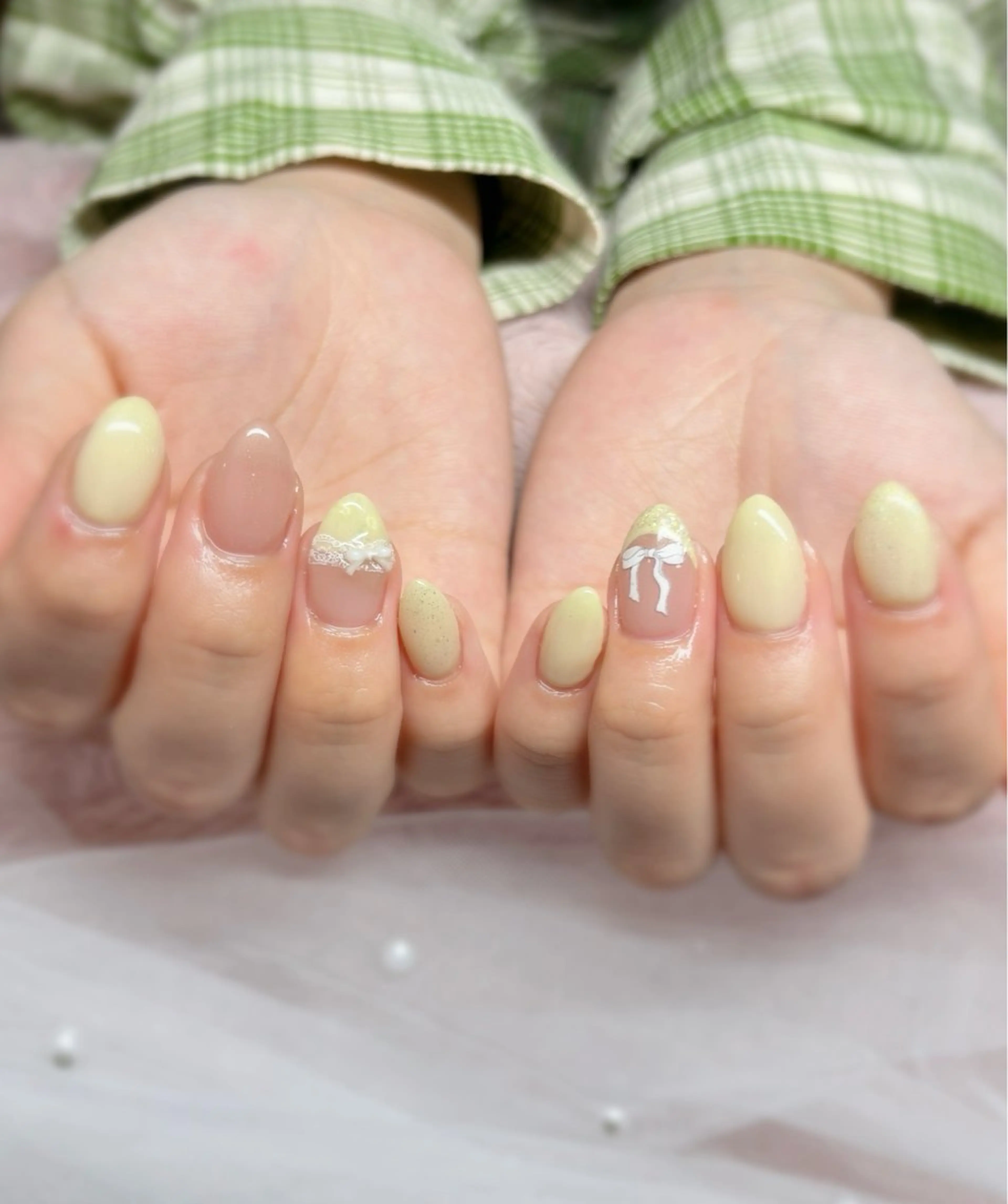 ネイル ピンク ピンクベージュ 黄色 ハンドネイル kaho  🧸🎀 RiLionのネイルデザイン