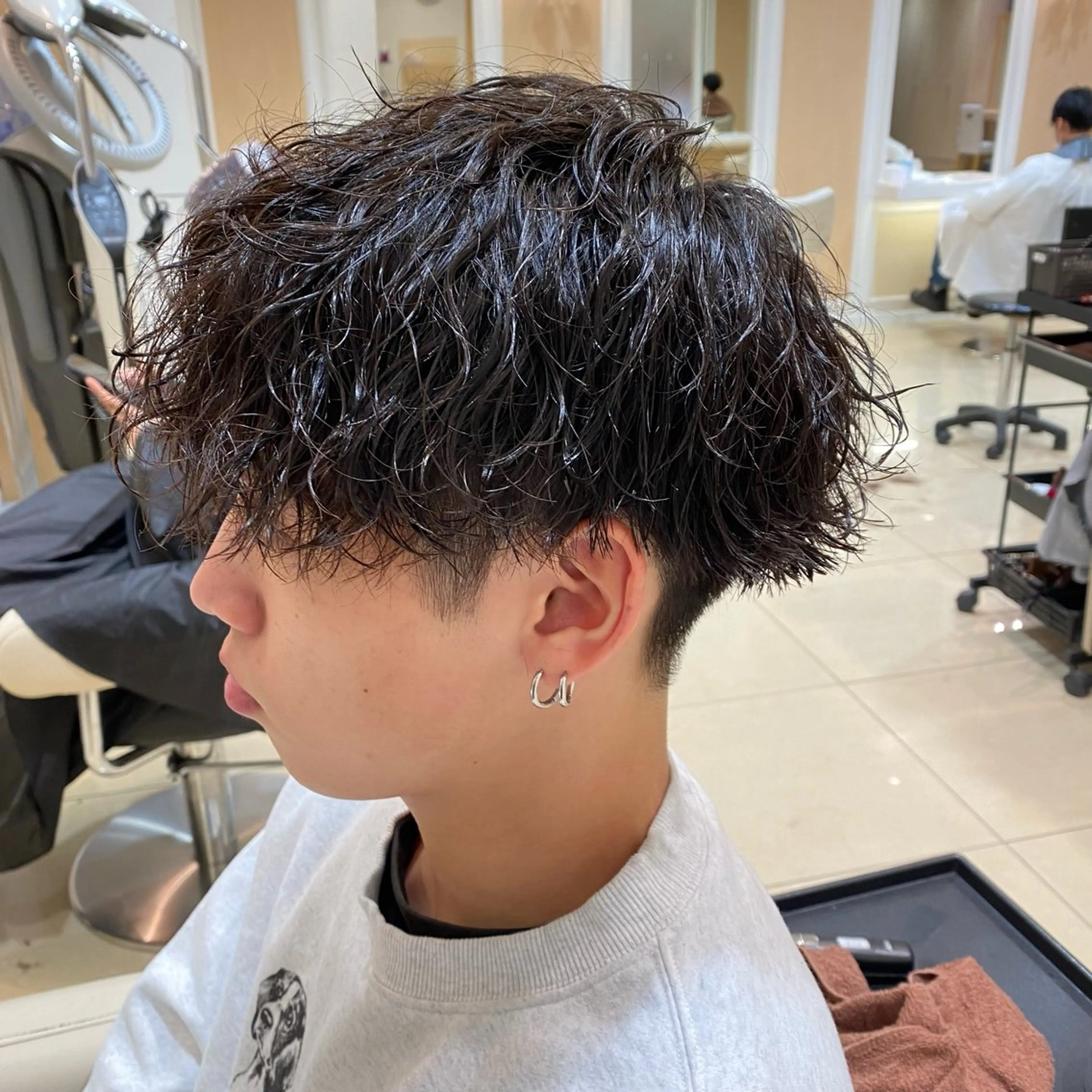 ショート パーマ メンズ カット パーマ メンズ特化型美容師 栗山勇人のヘアスタイル