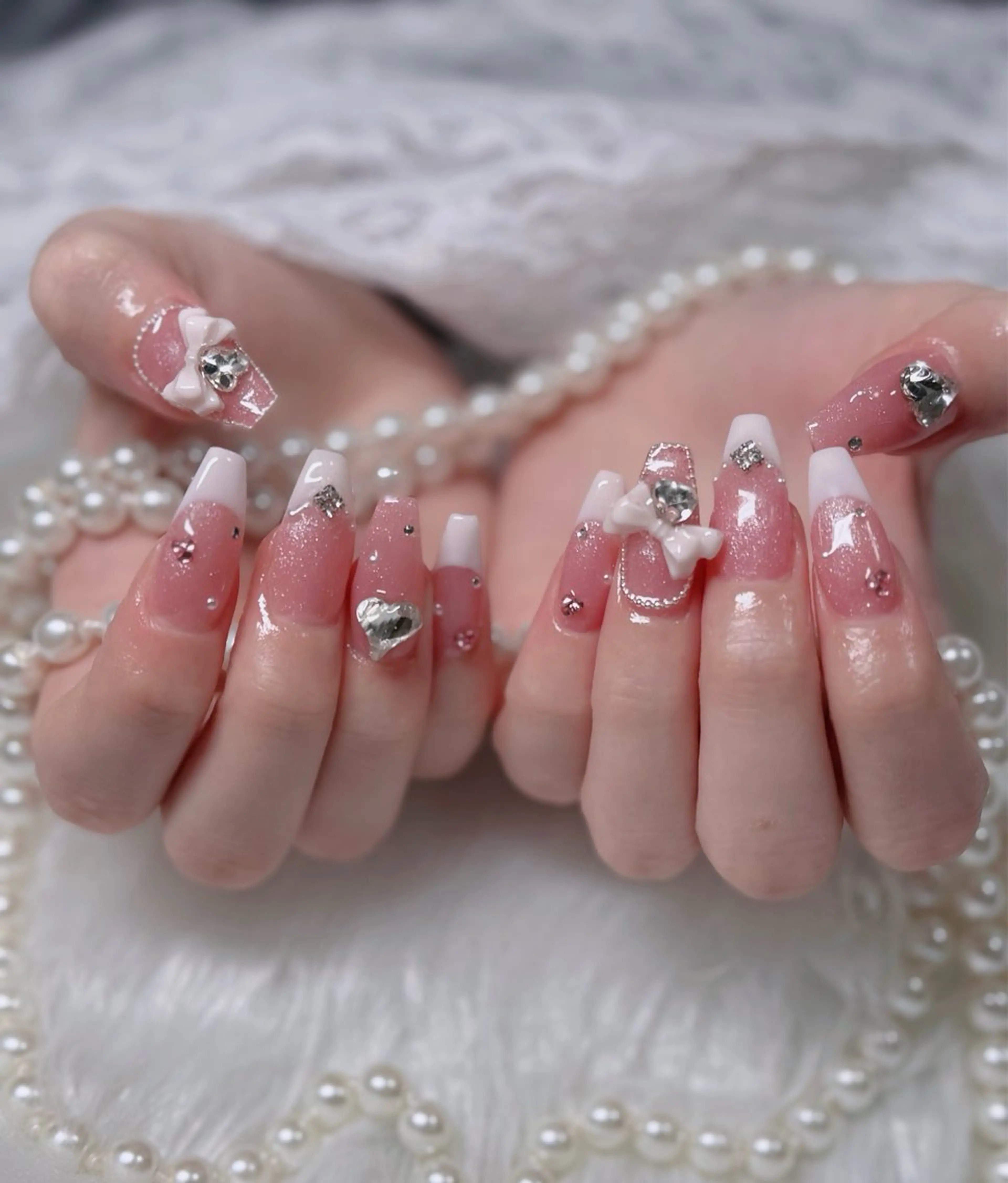 ネイル フレンチネイル ジェルネイル ガラスフレンチ ハロウィン ハート ハンドネイル H.baby Nail Salonのネイルデザイン
