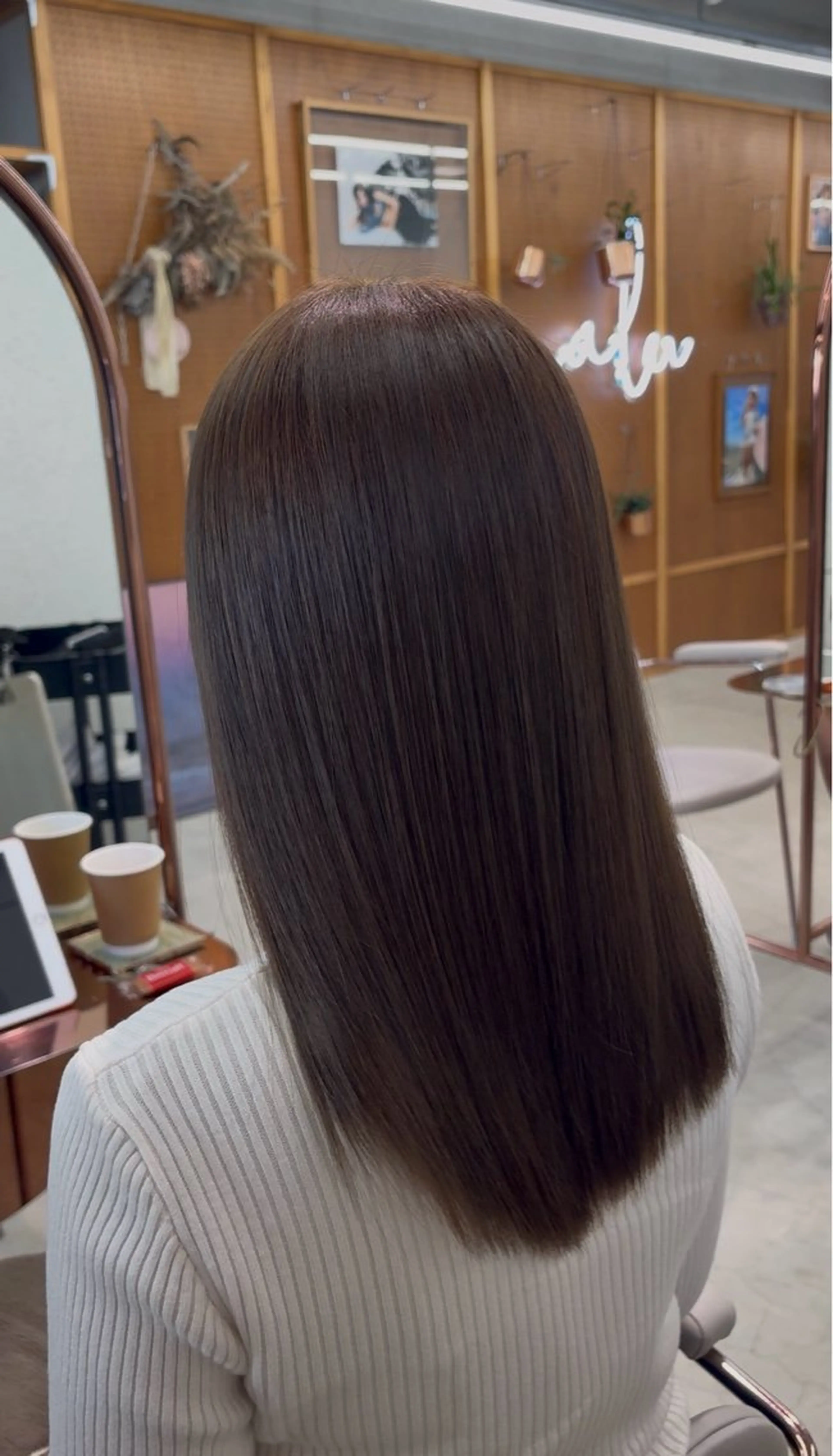 カラー 透明感カラー グレージュ カット ヘアカラー トリートメント 鶴井 美空のヘアスタイル