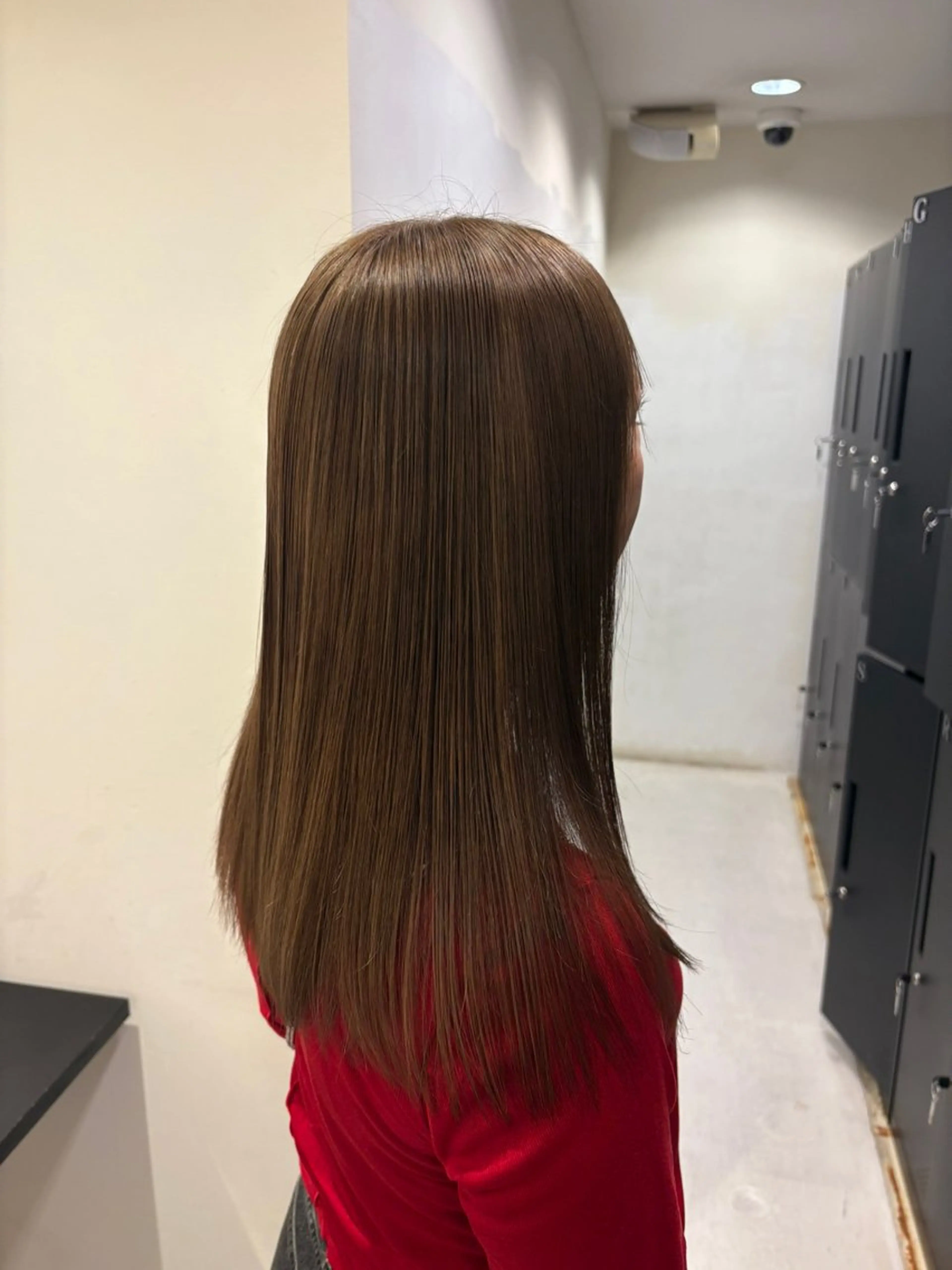 カラー 秋山 琉羽のヘアスタイル