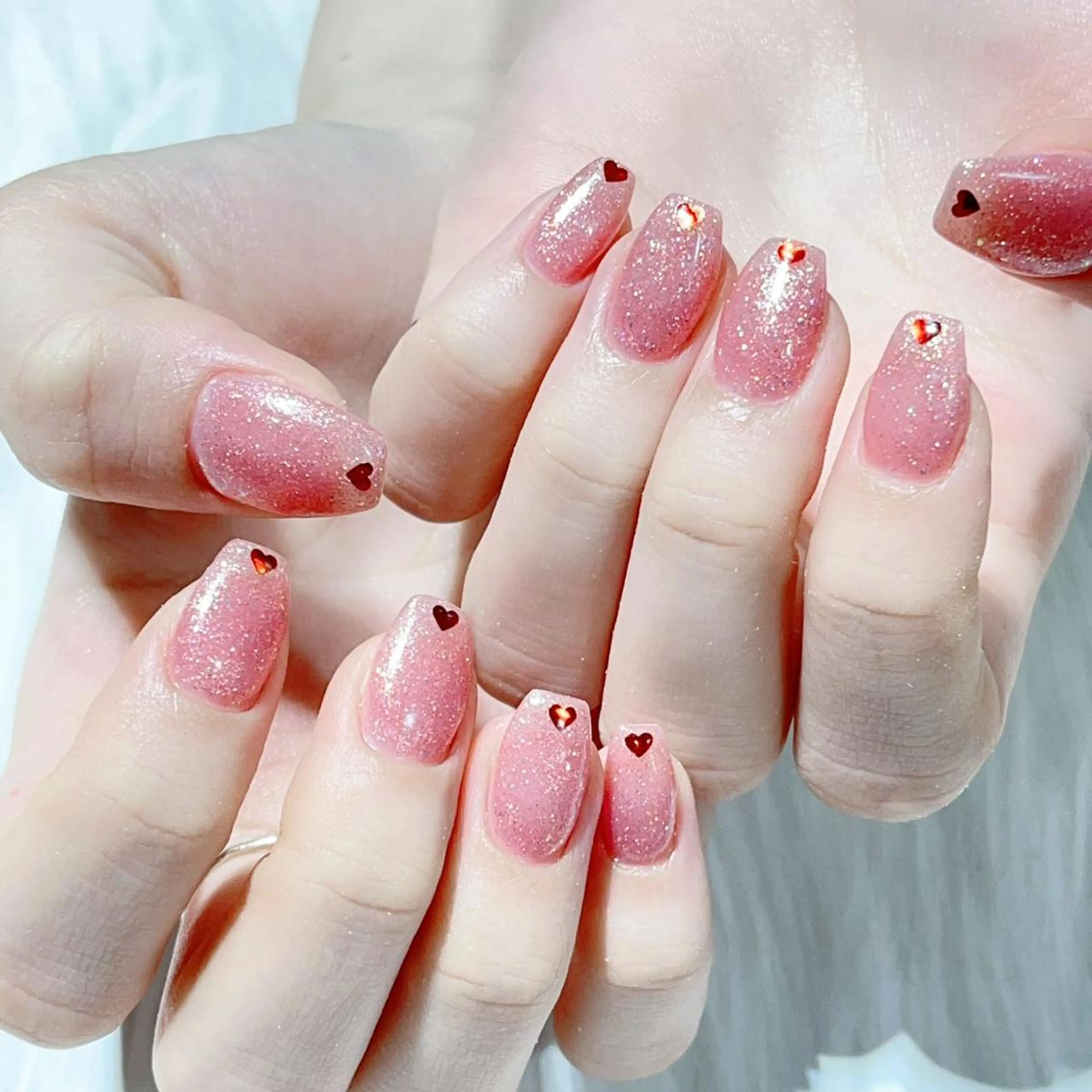 ネイル チークネイル ジェルネイル キラキラネイル マグネットネイル 持ち込み ハンドネイル Queens ciciのネイルデザイン