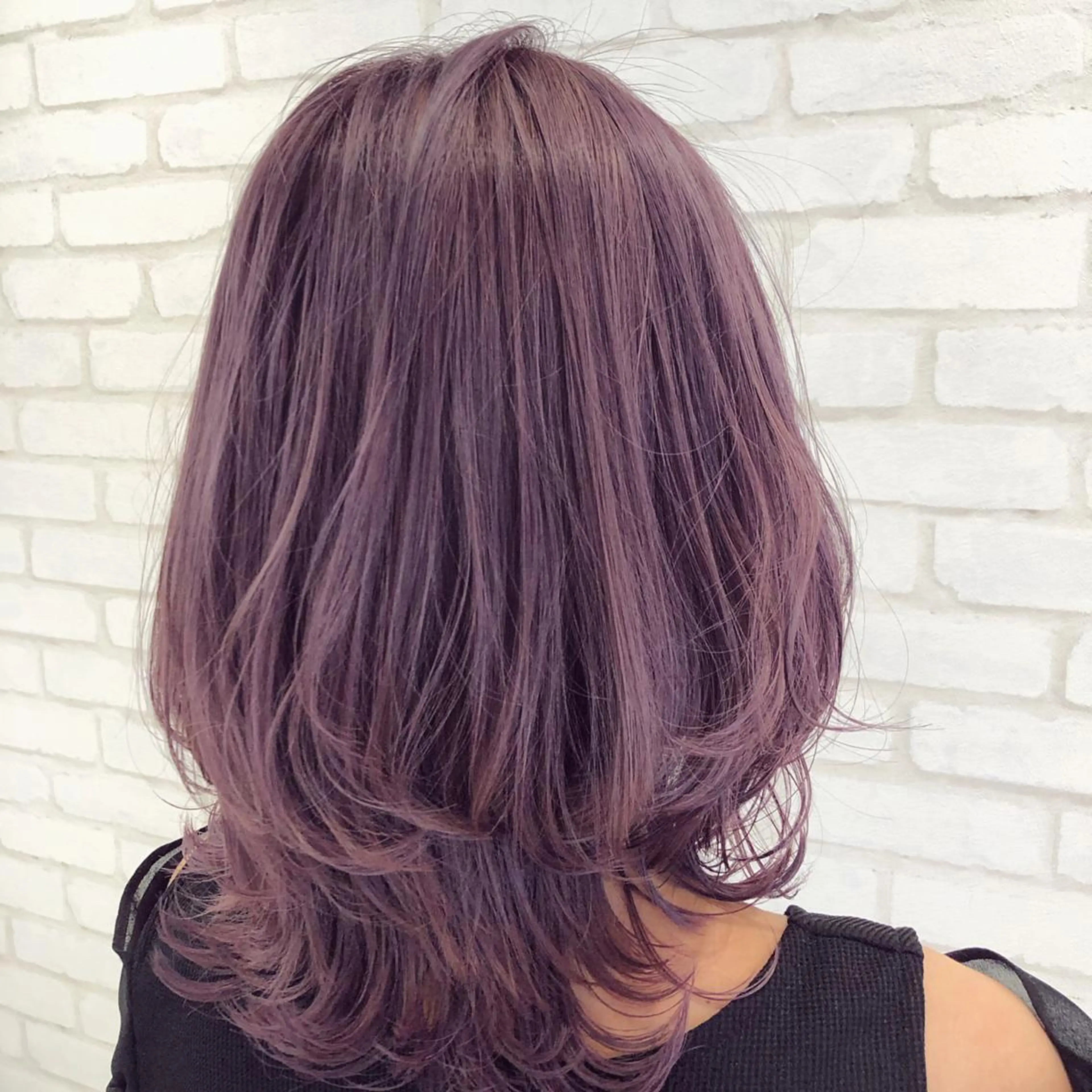 セミロング カラー ヘアアレンジ ピンクカラー ピンクパープル パープルカラー ボブ ウルフカット 本間 隼人のヘアスタイル