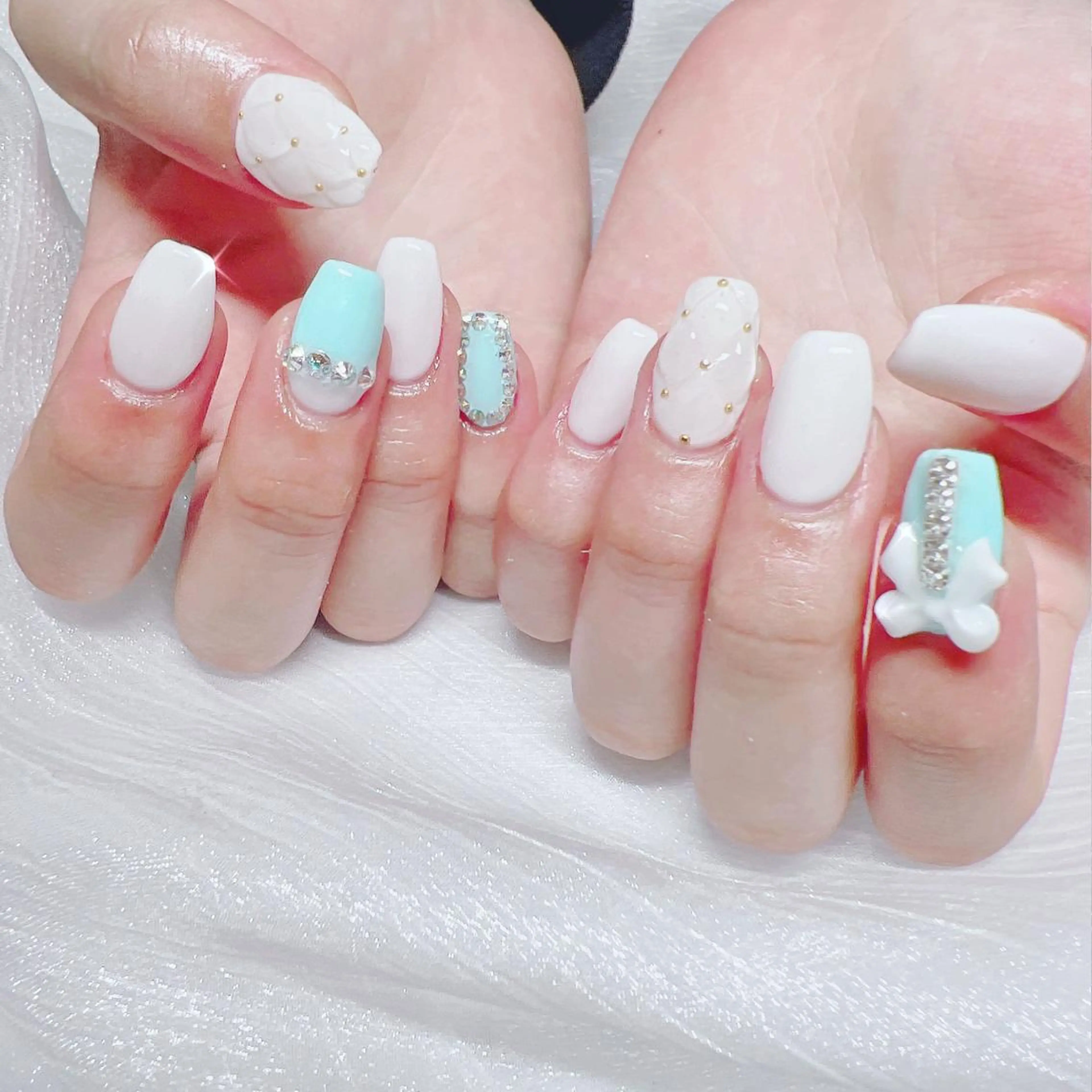 ネイル オーロラネイル フットネイル フレンチネイル ジェルネイル 韓国ネイル ハンドネイル ハンドケア 【ENサロン】 Rei🎀Nailのネイルデザイン