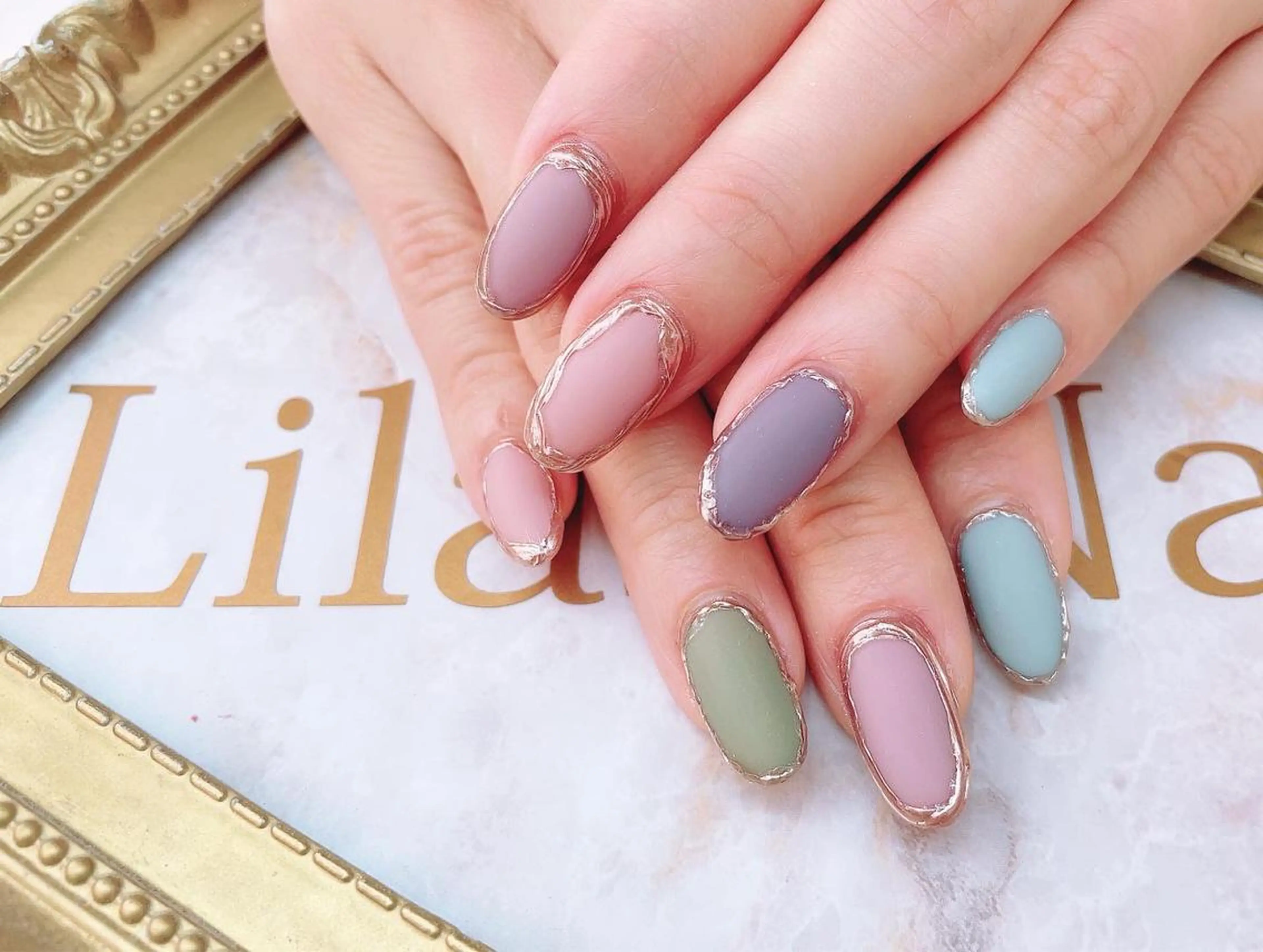 ネイル アニマル柄 ジェルネイル グラデーション ハードジェル キラキラネイル Lilas Nailのネイルデザイン