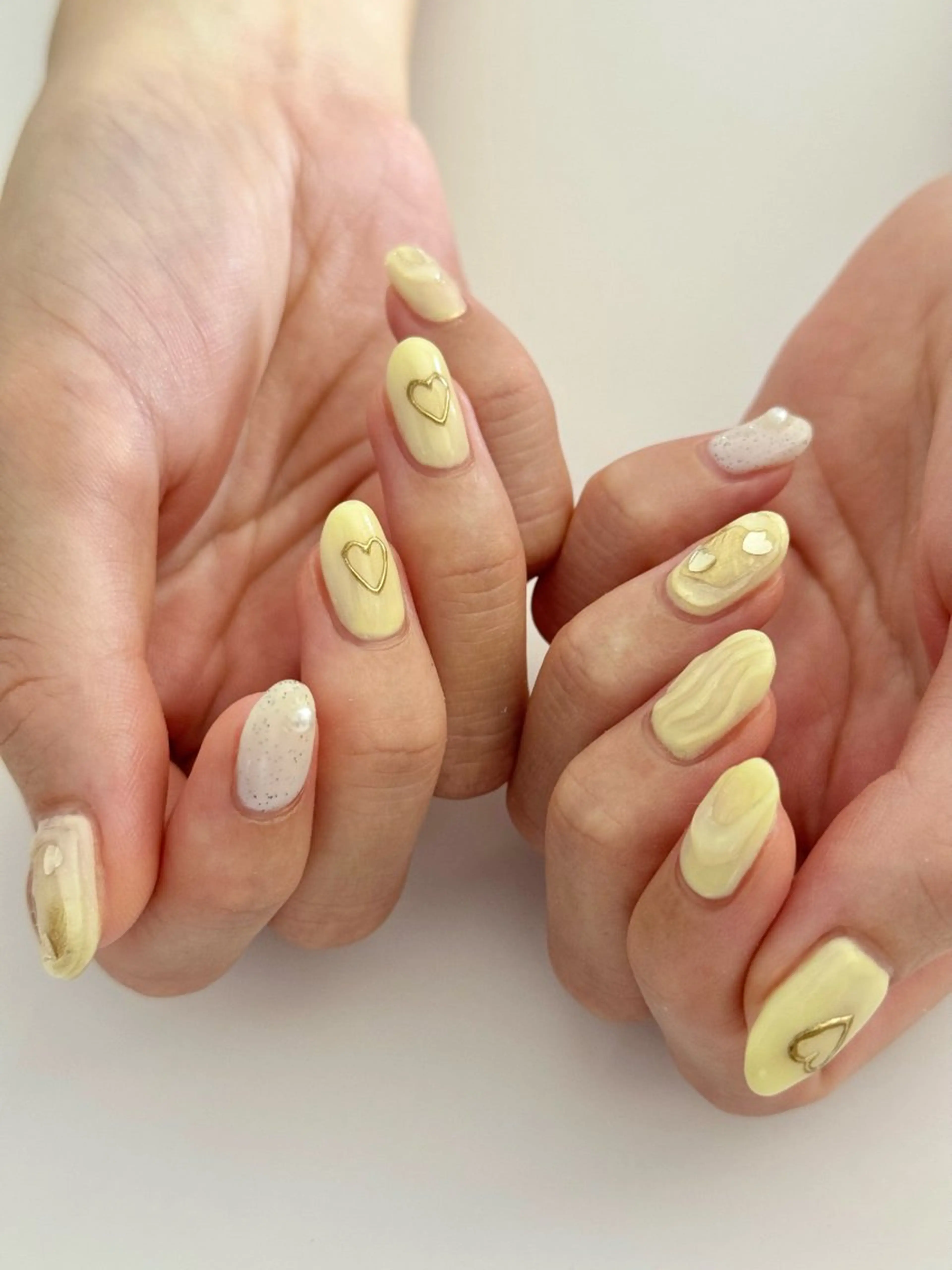 ネイル ハート 夏ネイル 黄色 【 enn 】 Uzuka Yukaのネイルデザイン