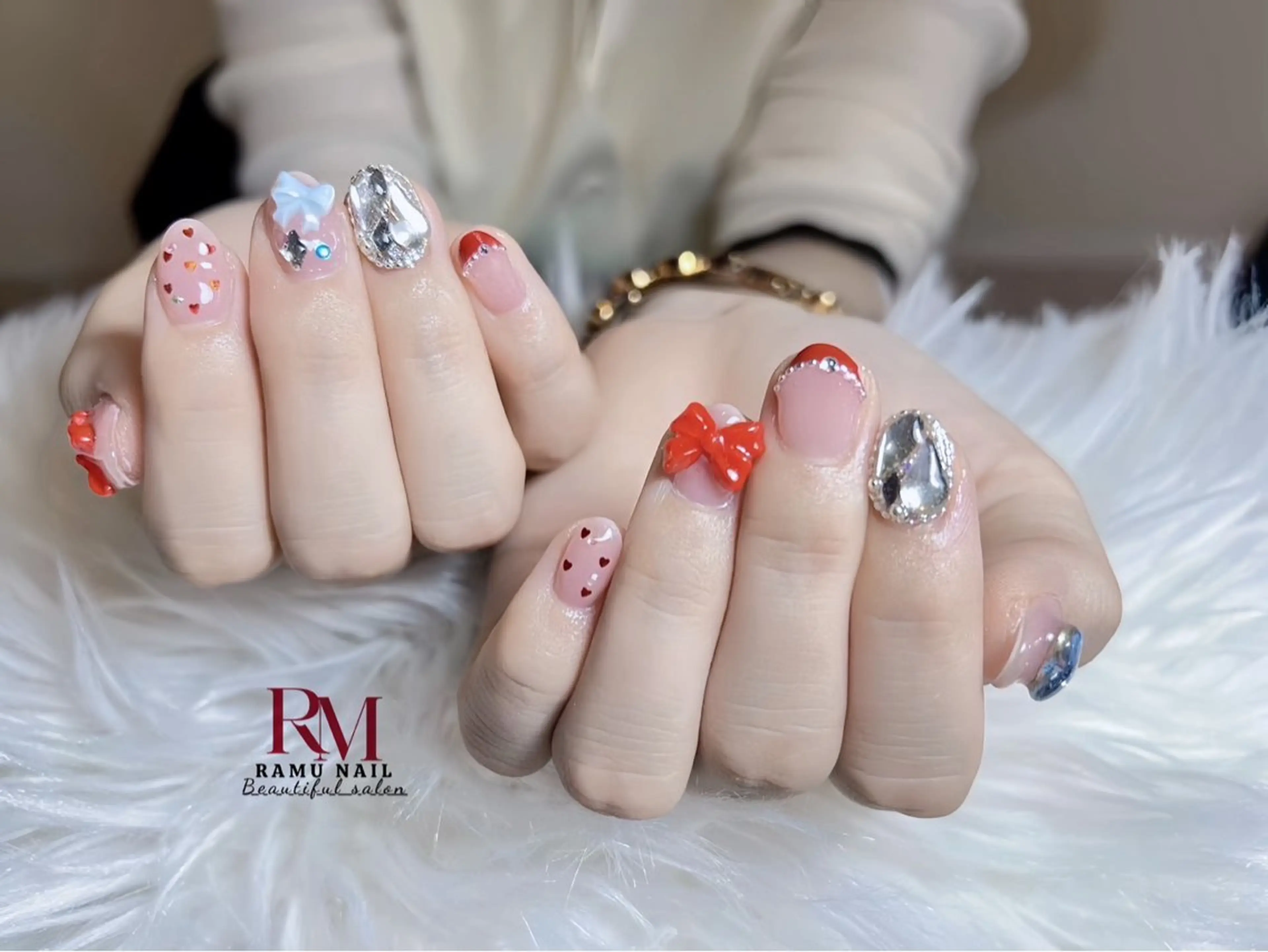 ネイル キラキラネイル マグネットネイル ミラーネイル ワンホンネイル 冬ネイル ハンドネイル RAMU Nail 恵比寿店のネイルデザイン