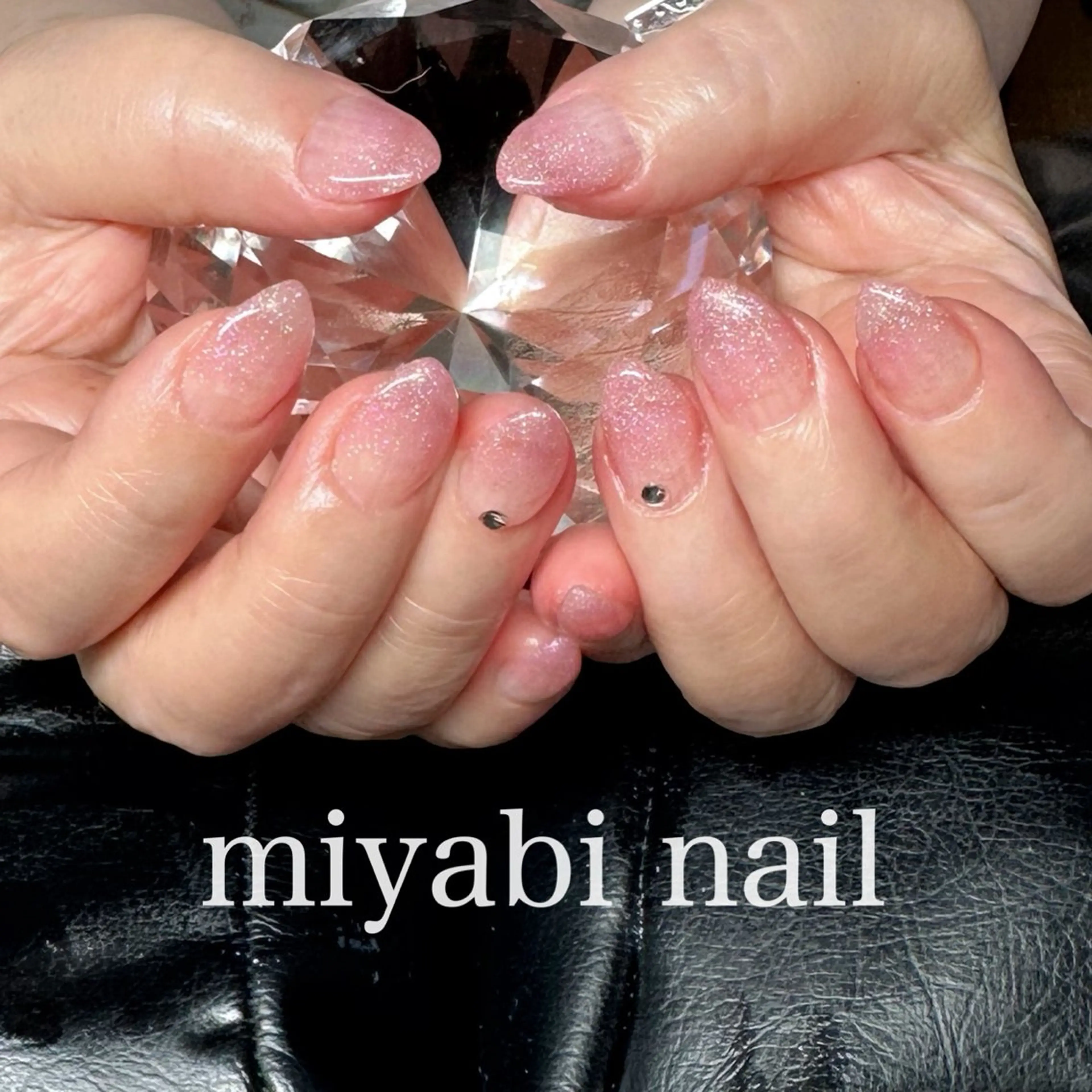 ネイル ジェルネイル グラデーション キラキラネイル ラメ(グリッター) ラメグラデーション ハンドネイル miyabi nail 桂川駅近くのネイルデザイン