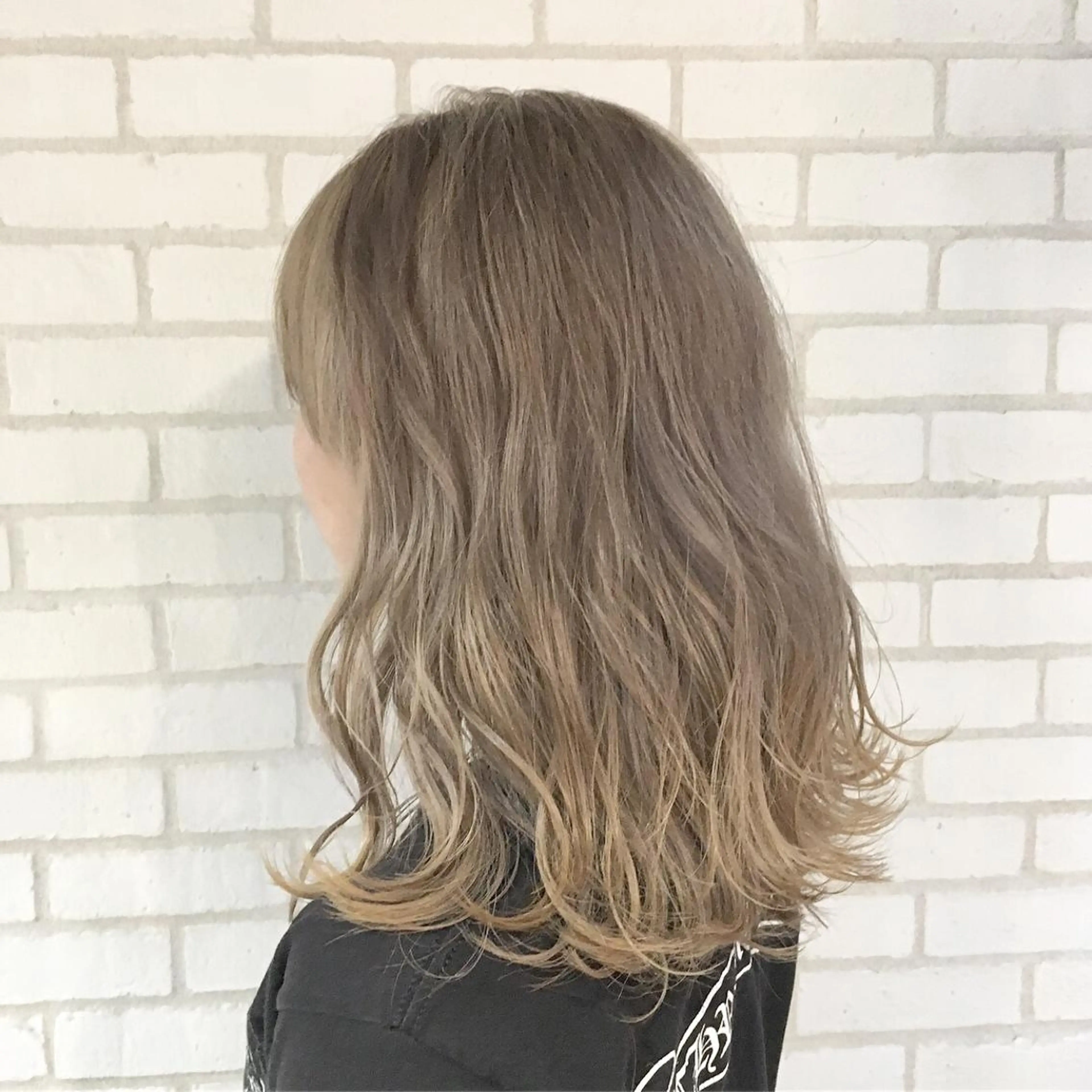 ミディアム カラー ベージュカラー ミルクティーベージュ 佐藤 高徳のヘアスタイル