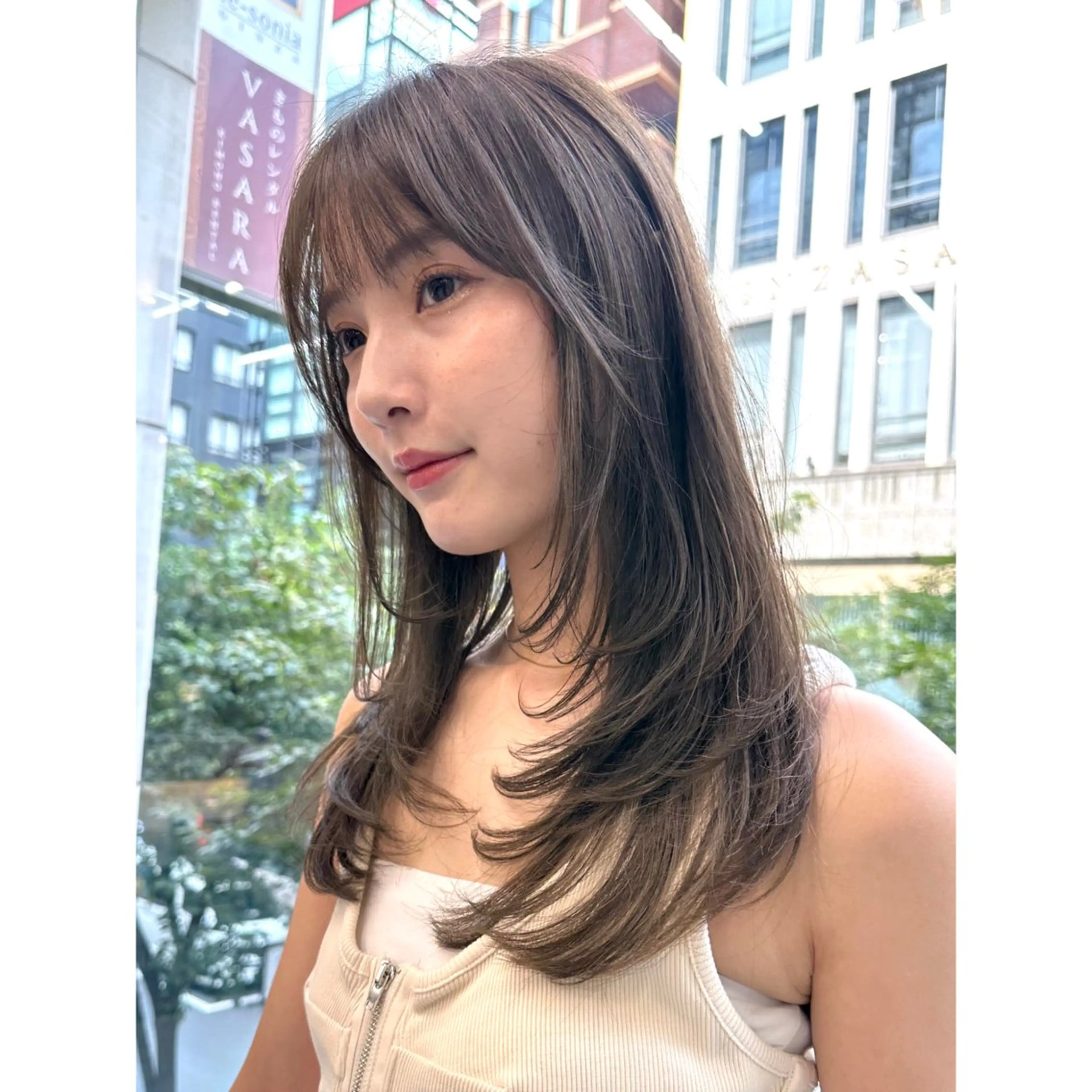 セミロング カラー Misora/ボブ/ レイヤー/艶カラーのヘアスタイル