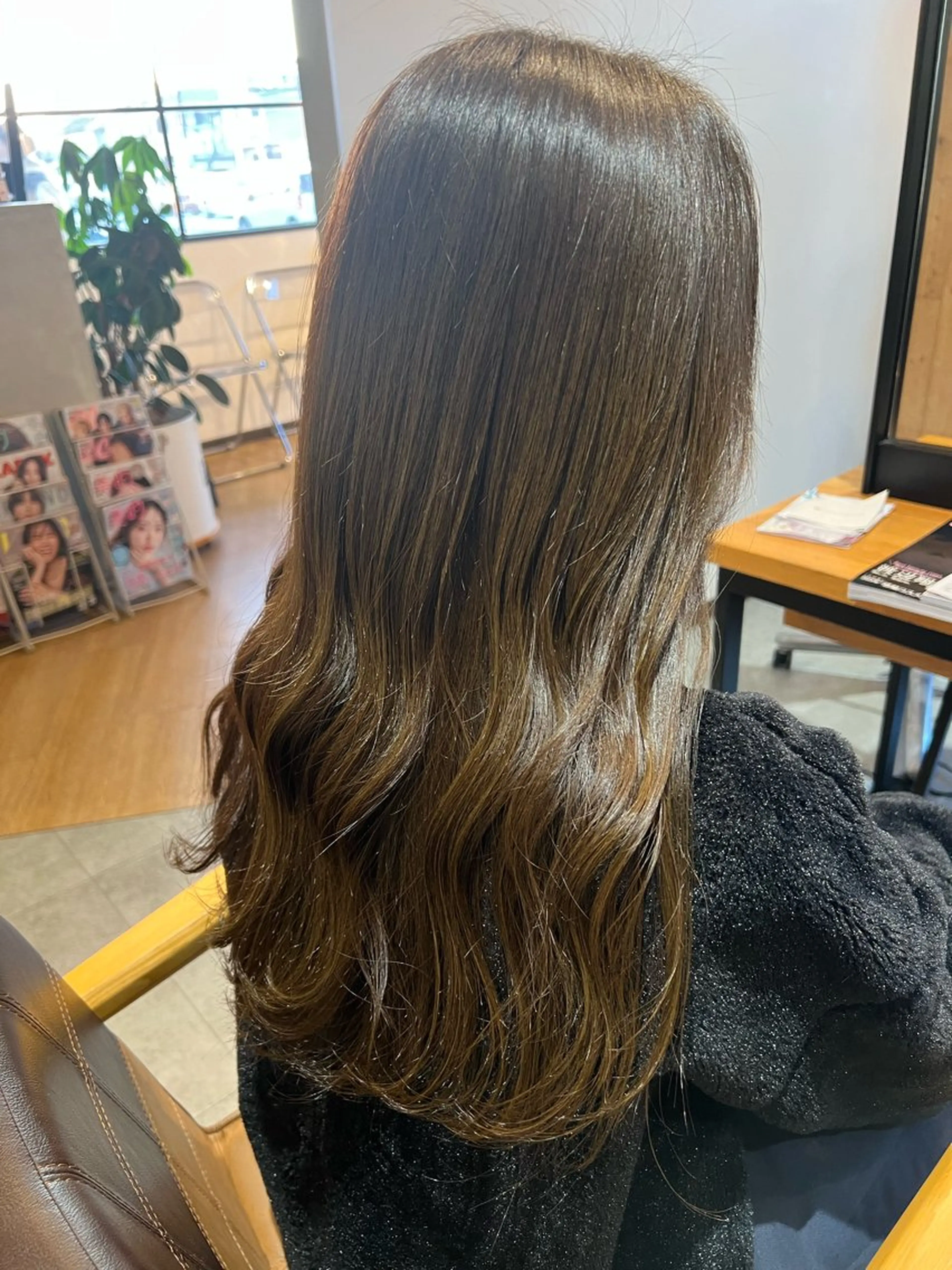 セミロング ヘアカラー 谷川 一貴のヘアスタイル