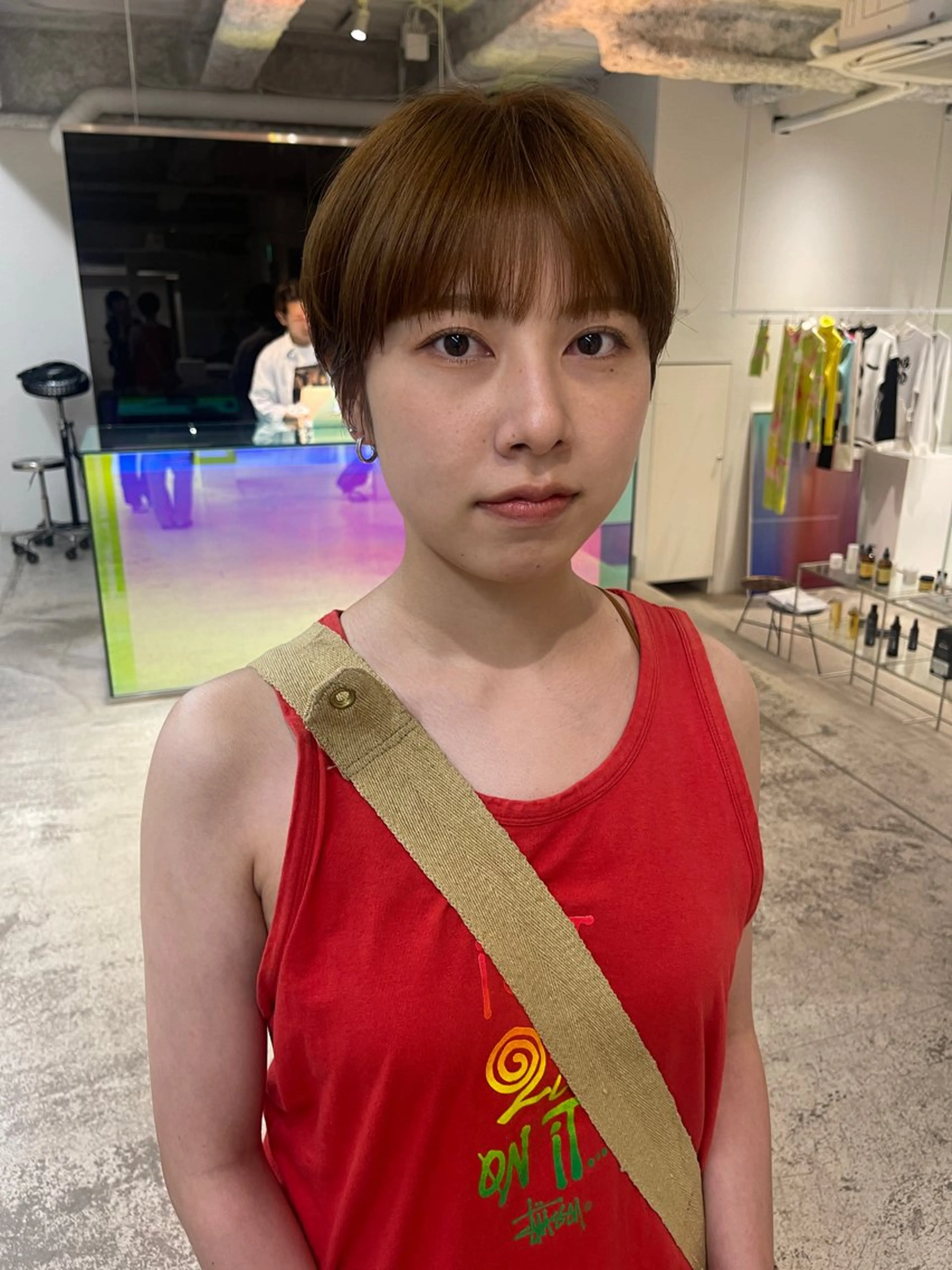 ショート oma　袮次金 鈴香のヘアスタイル