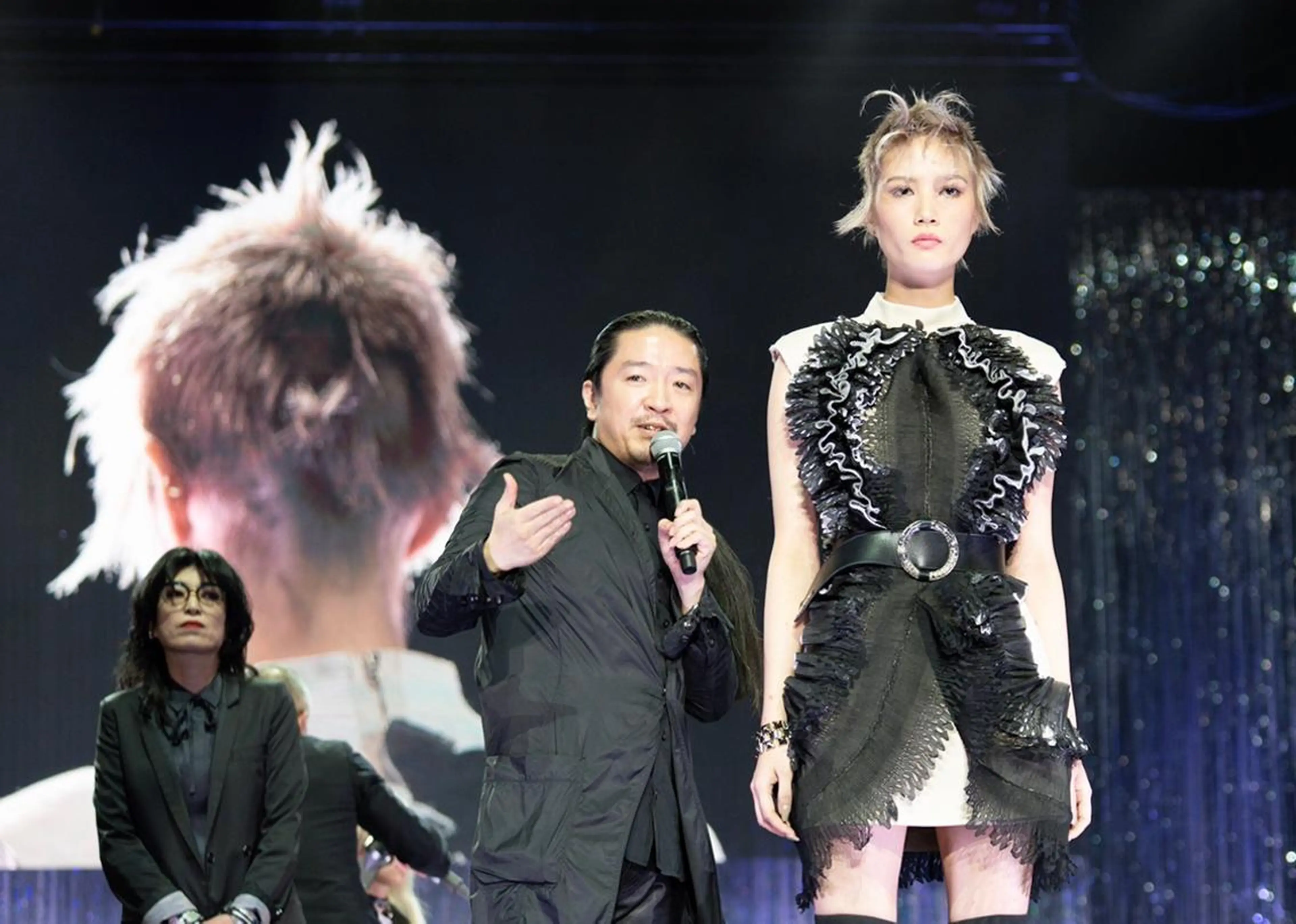 ショート カラー 雑賀 英敏のヘアスタイル