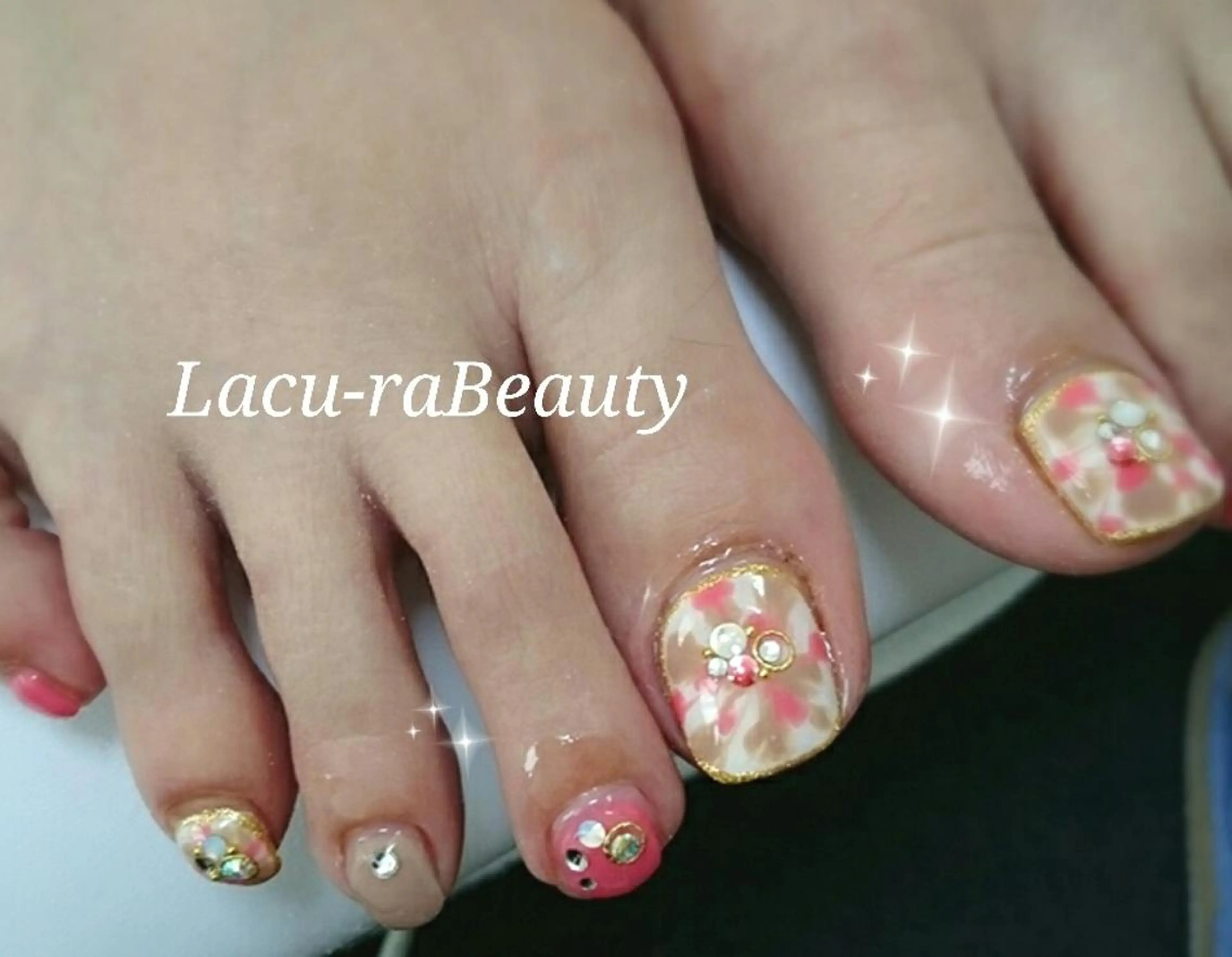 ネイル アートネイル 小顔と腸の専門店 ラクーラビューティのエステ・リラクイメージ