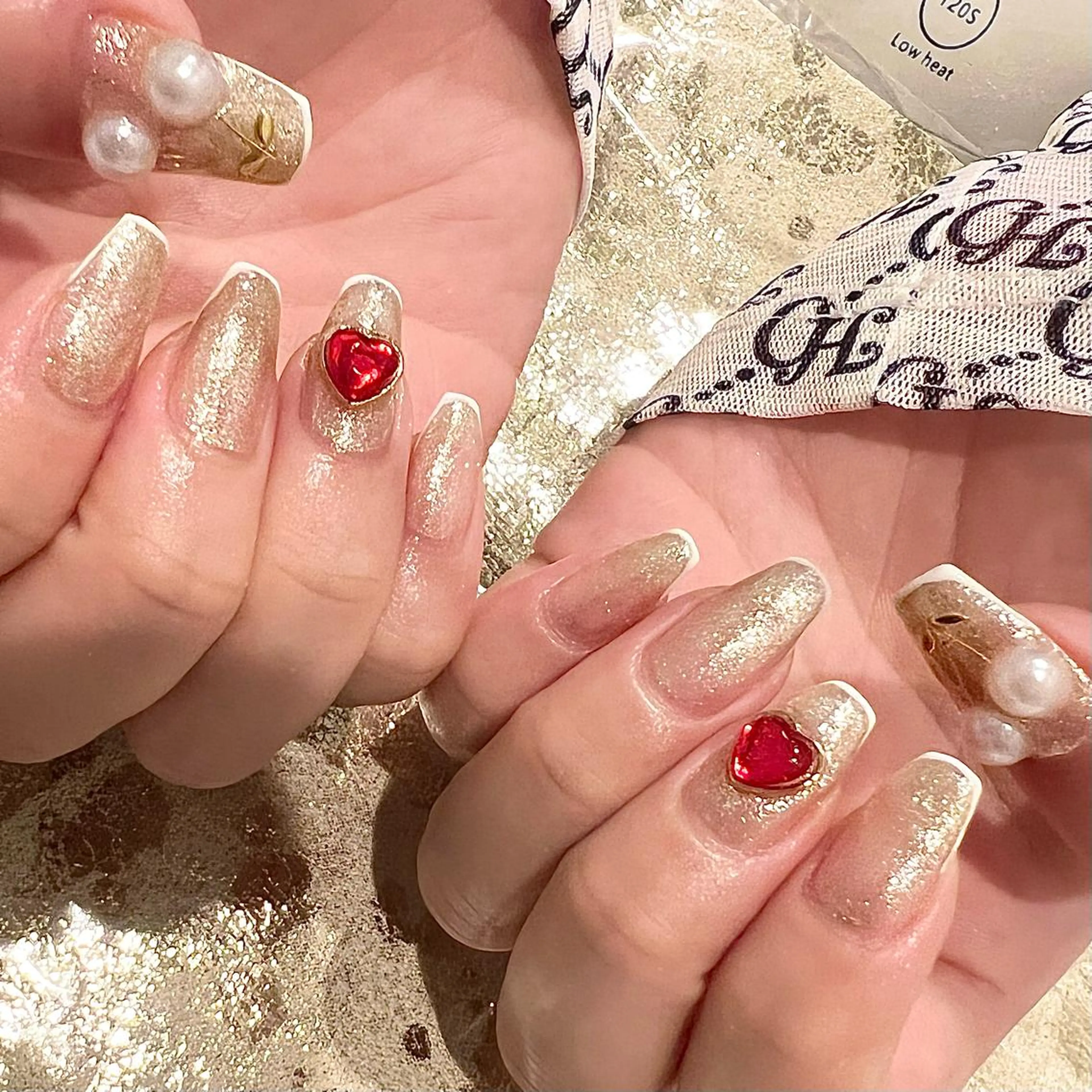 ショート ネイル フレンチネイル ラメ(グリッター) ハンドネイル H🌺 NAILのネイルデザイン