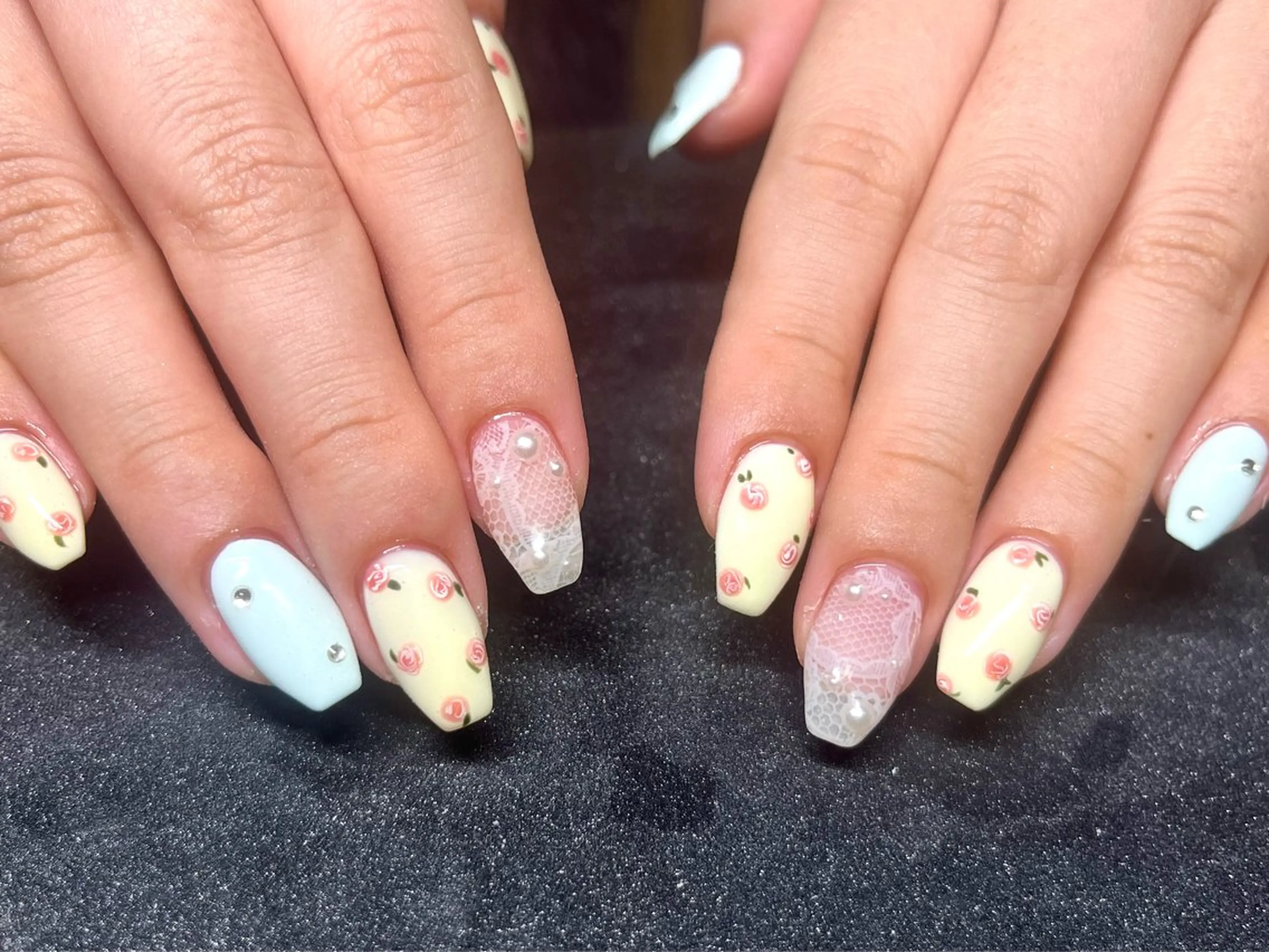 ネイル ハンドネイル Chika .のネイルデザイン
