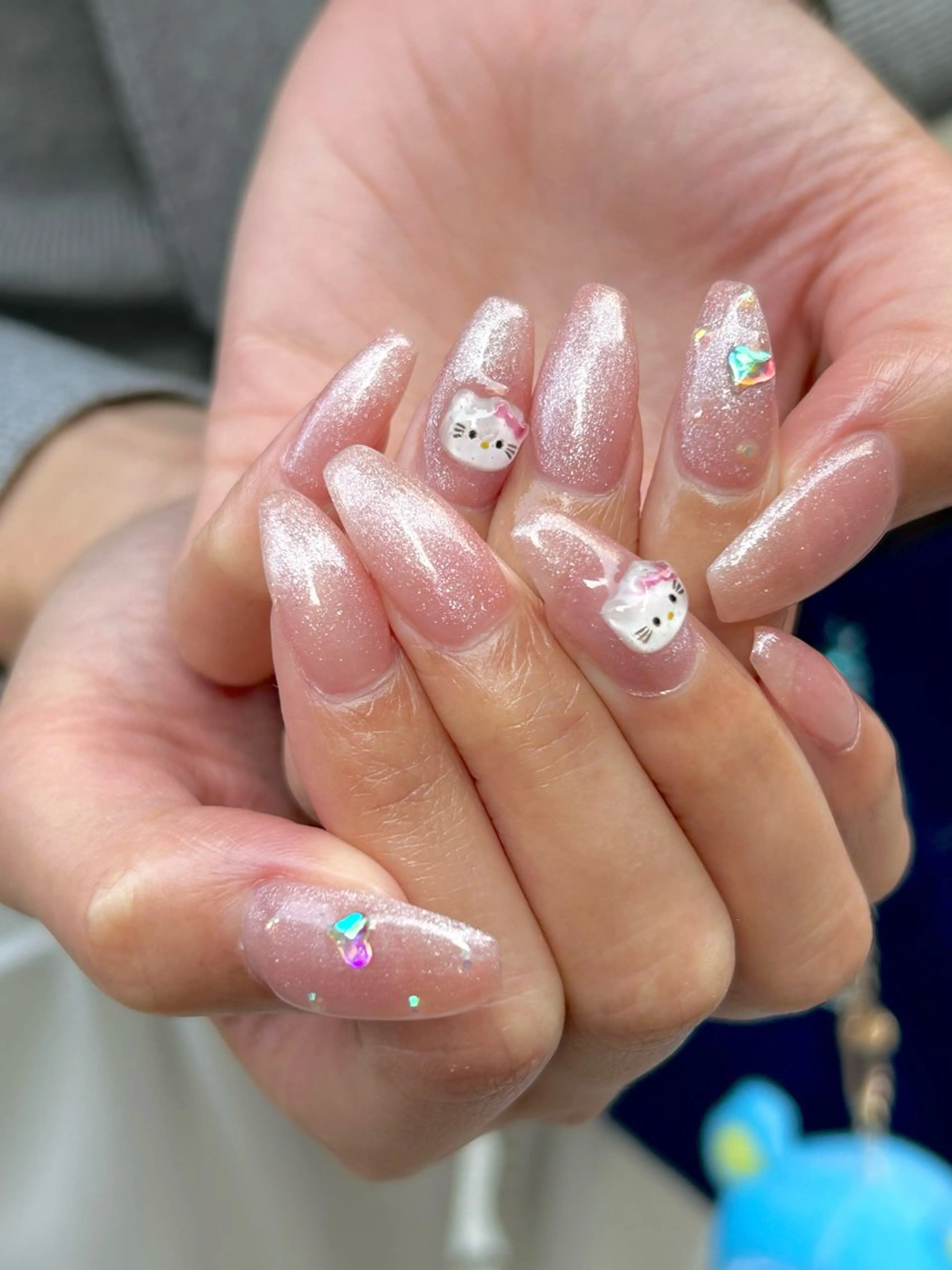 ネイル キラキラネイル オフィスネイル ピンク ピンクベージュ リボン ハンドネイル Lily nailのネイルデザイン