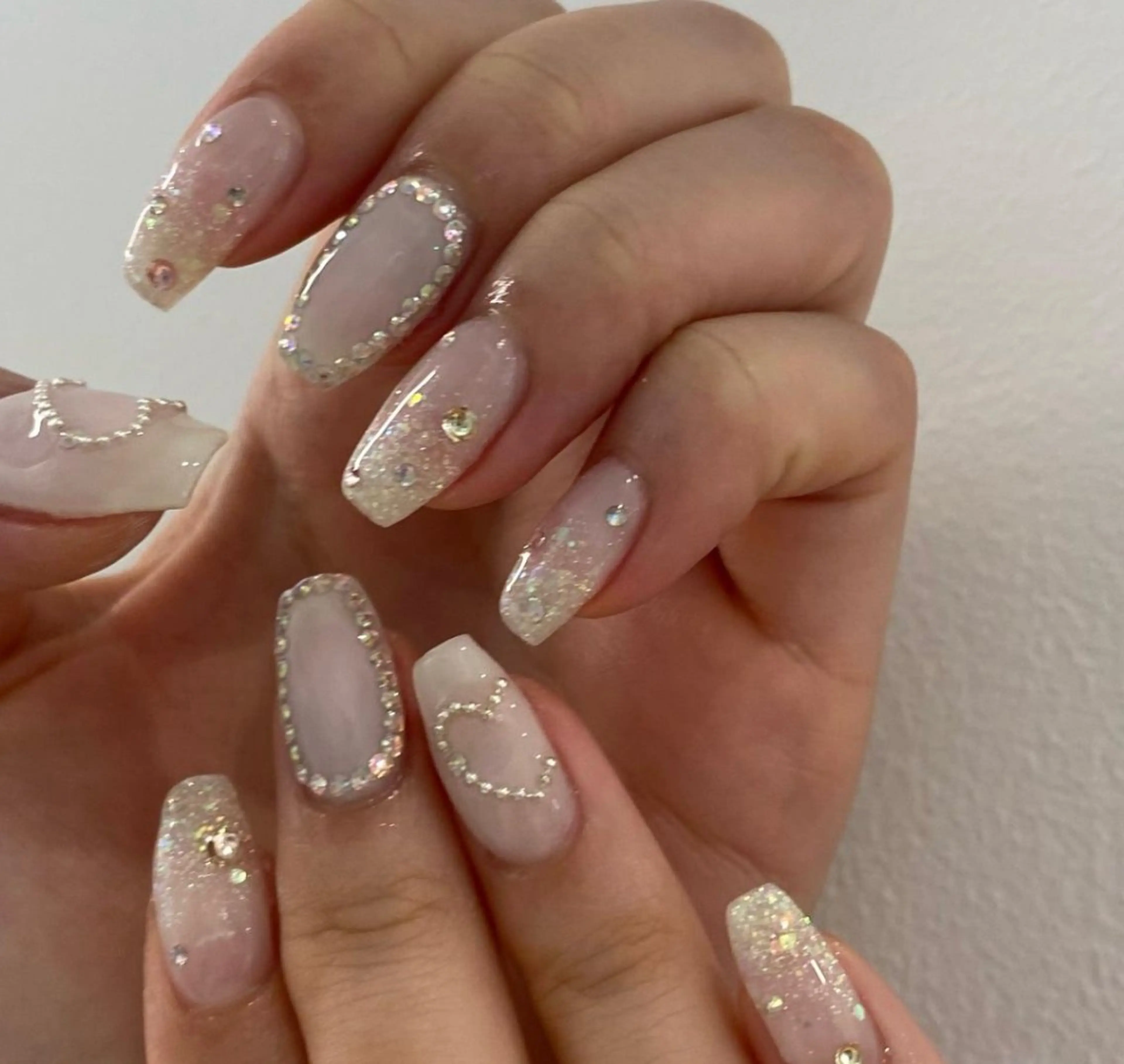 ネイル Rainrain💧 パーツ豊富、やり放題のネイルデザイン