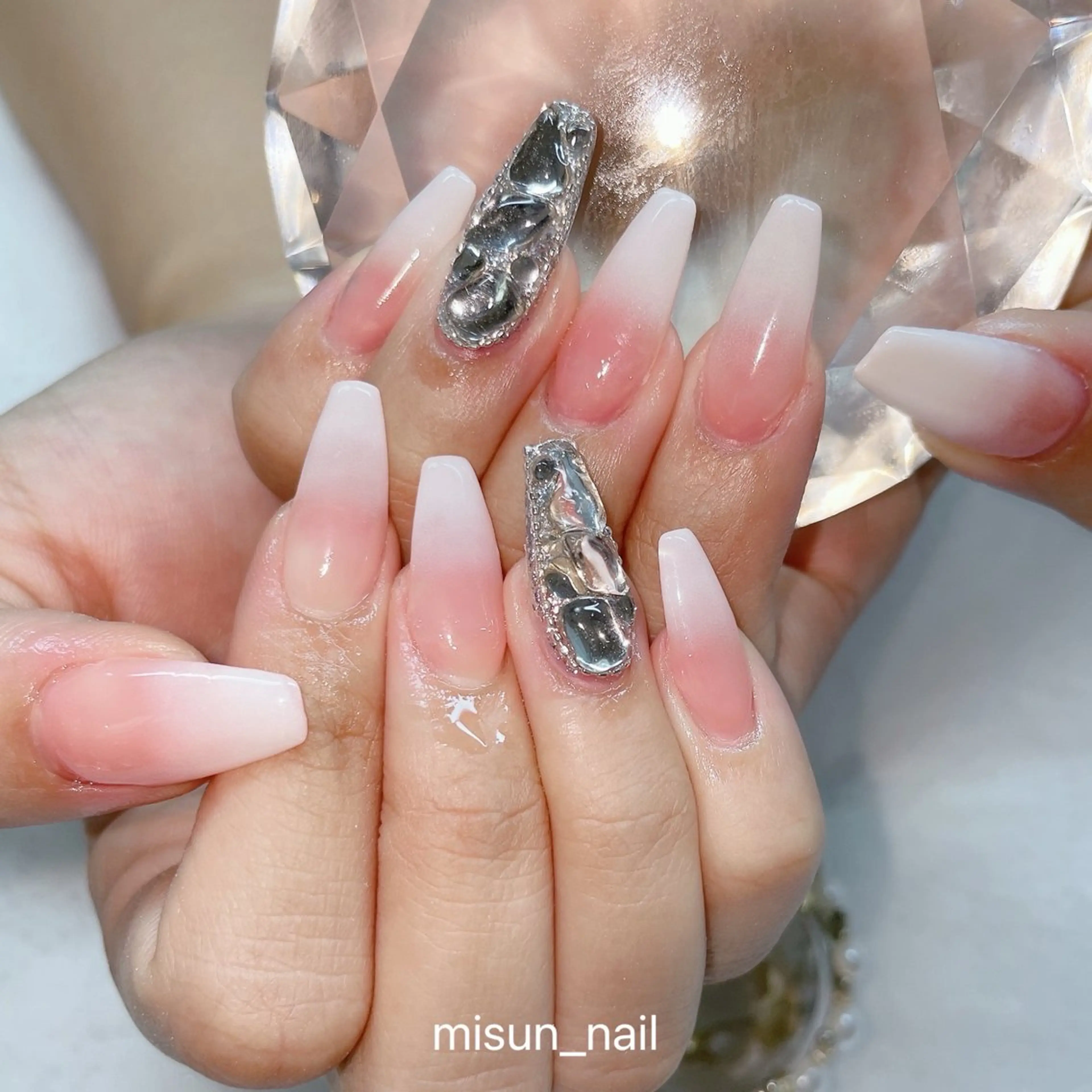 ネイル アートネイル オーロラネイル チークネイル 長さ出し フラッシュネイル misun_ nailのネイルデザイン