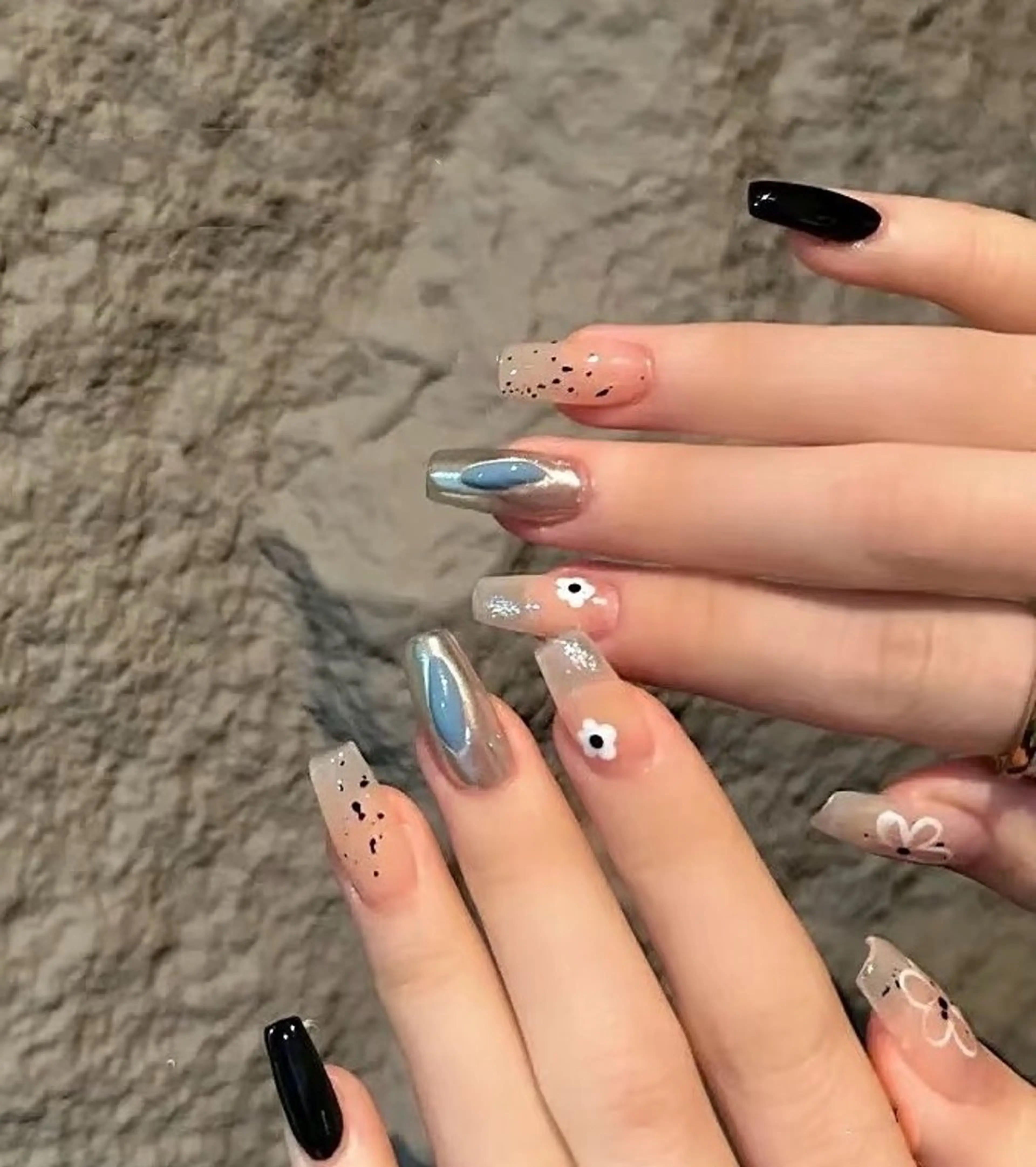 ネイル 高木 維麗絲のネイルデザイン