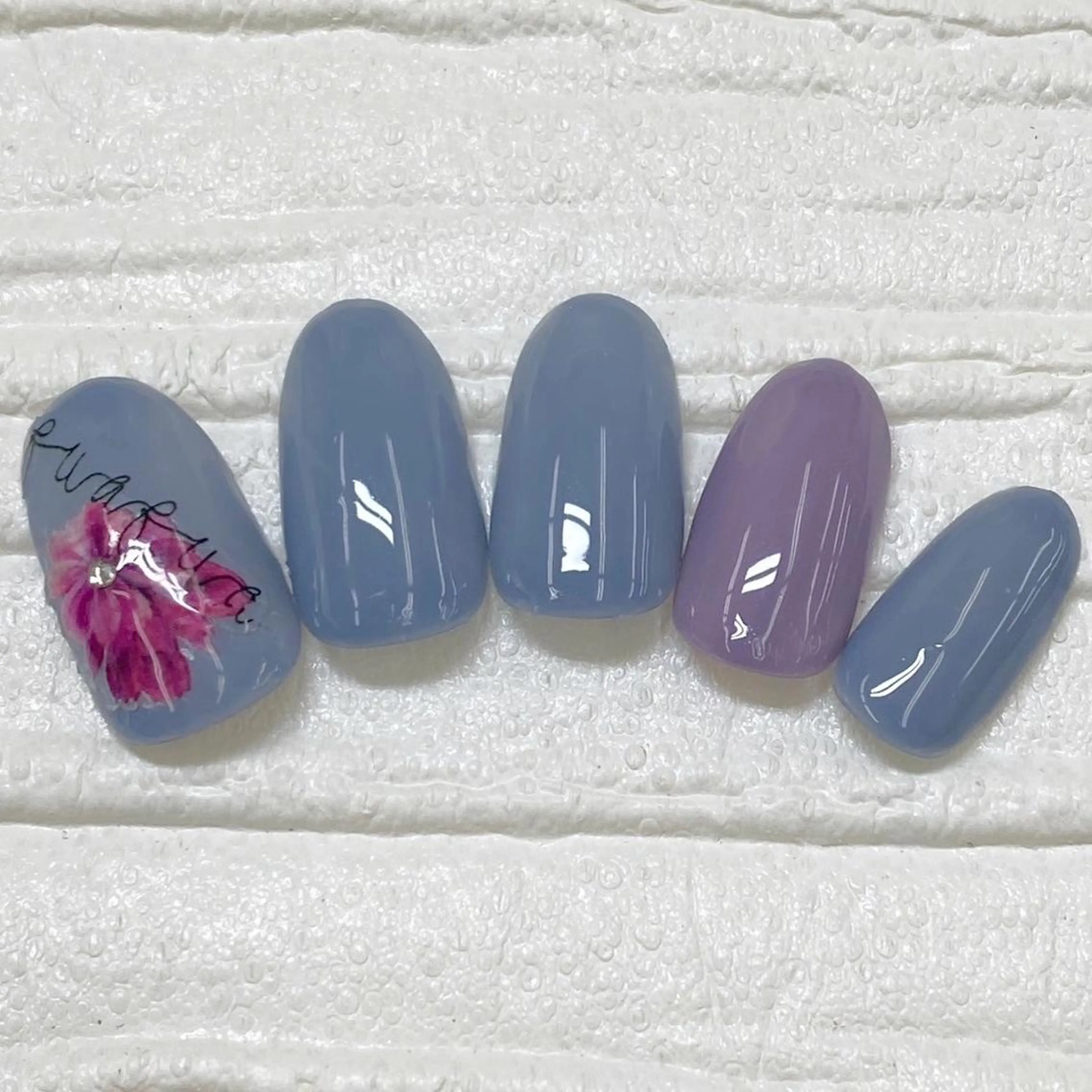 ネイル Nail salon Honey Beeのネイルデザイン