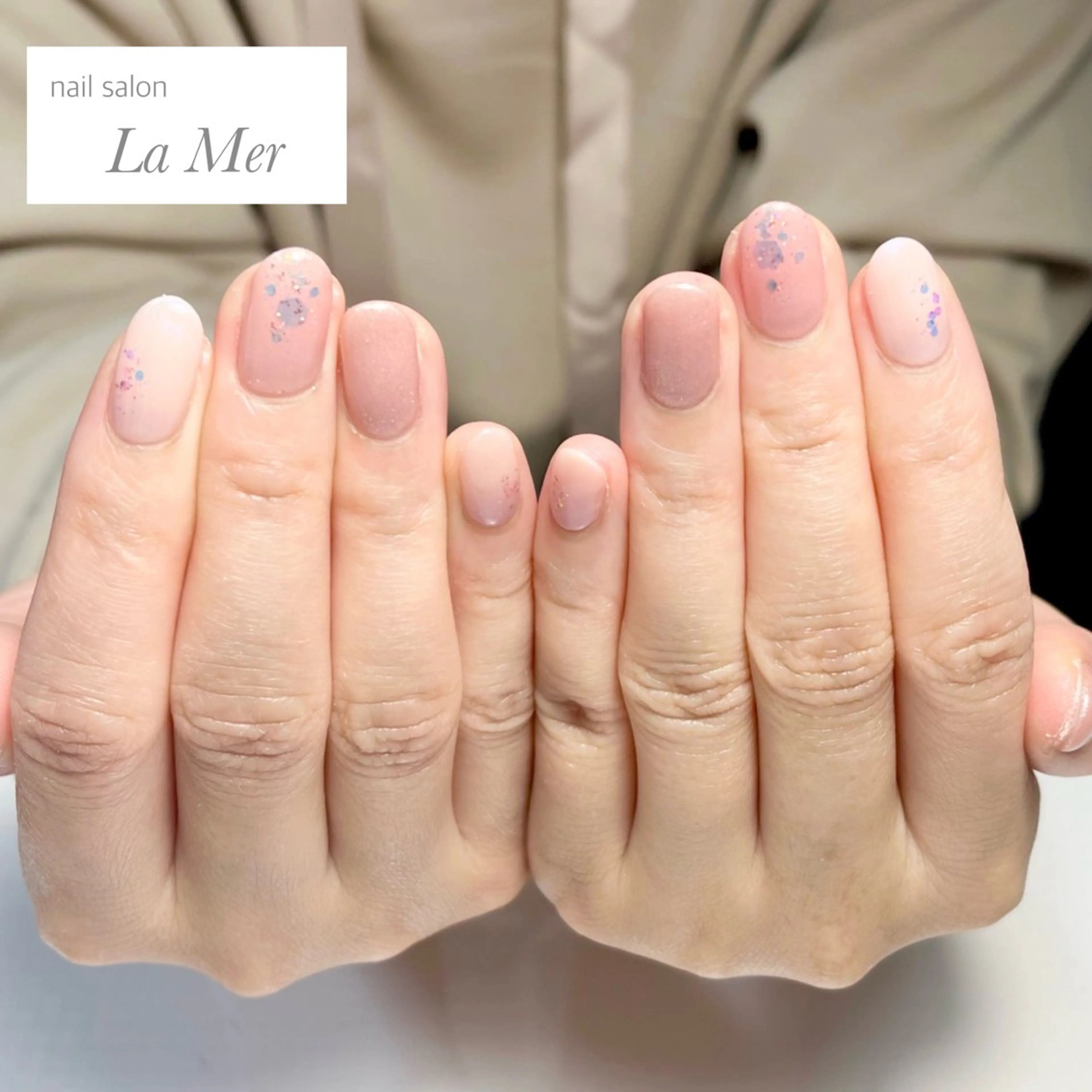 ネイル オーロラネイル ラメ(グリッター) マグネットネイル オフィスネイル ピンク ハンドネイル nailsalon La Merのネイルデザイン