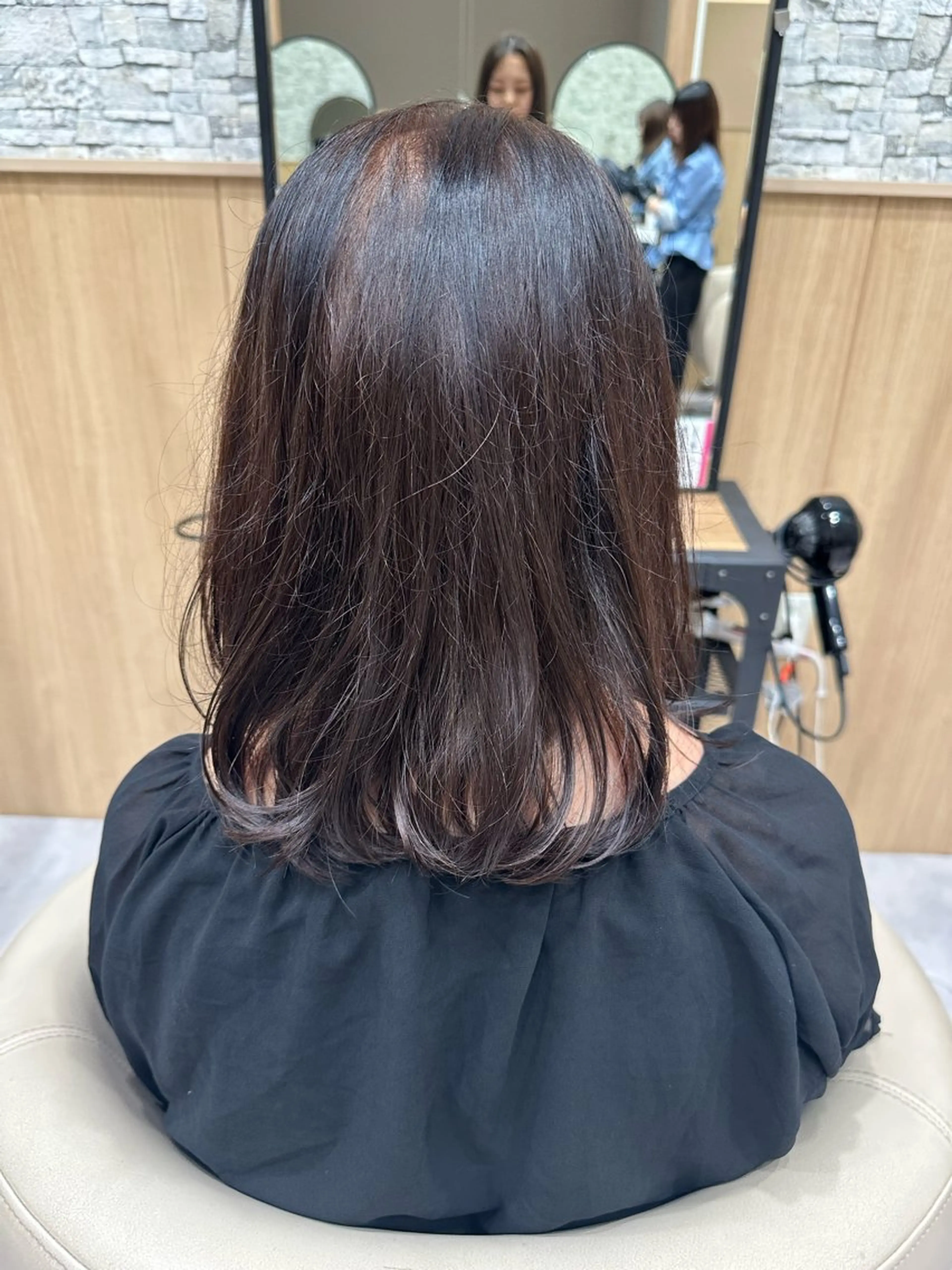 ミディアム 大滝 理子のヘアスタイル