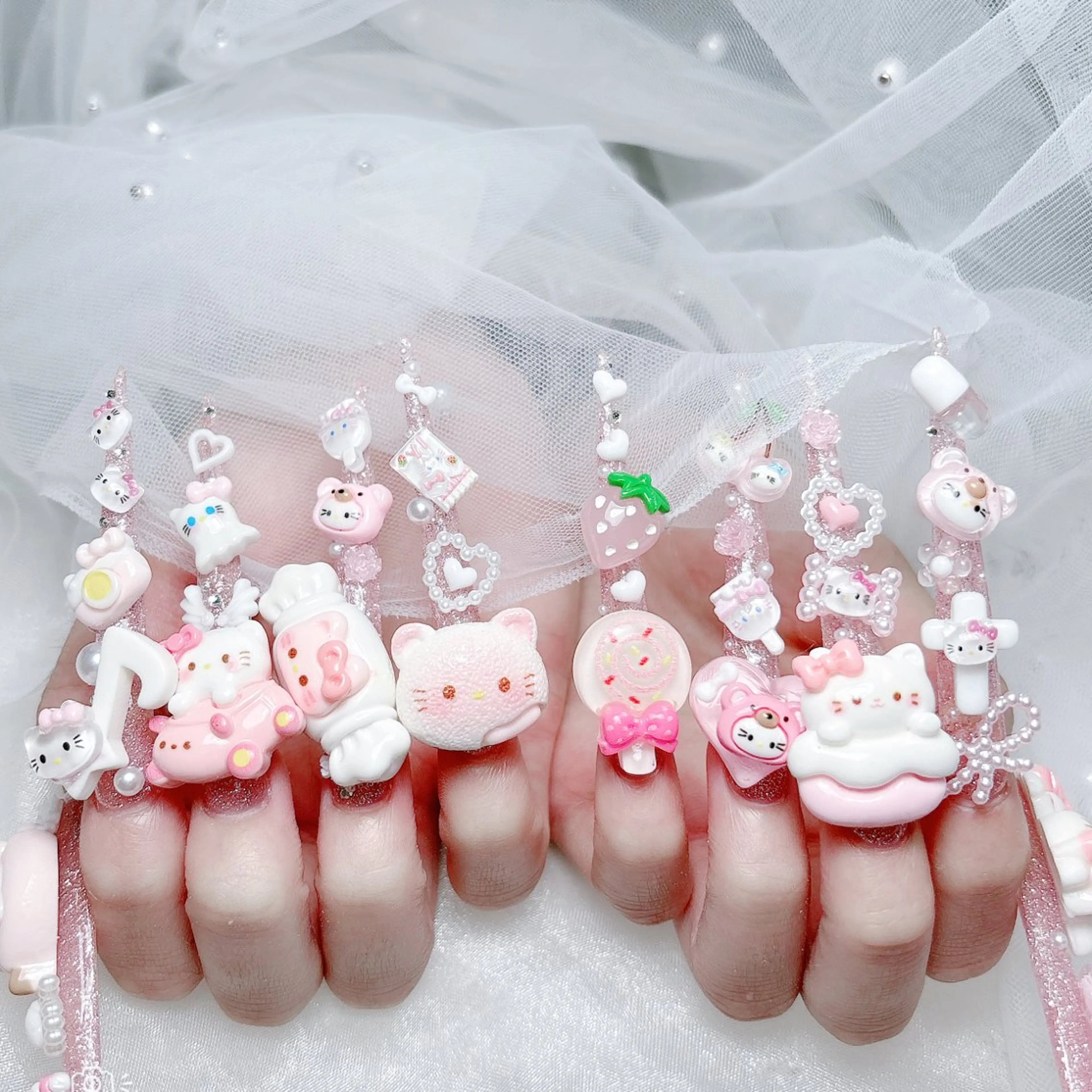 ネイル キラキラネイル スカルプネイル ハンドネイル MoMoA Nail ネイル長さ出し専門店のネイルデザイン