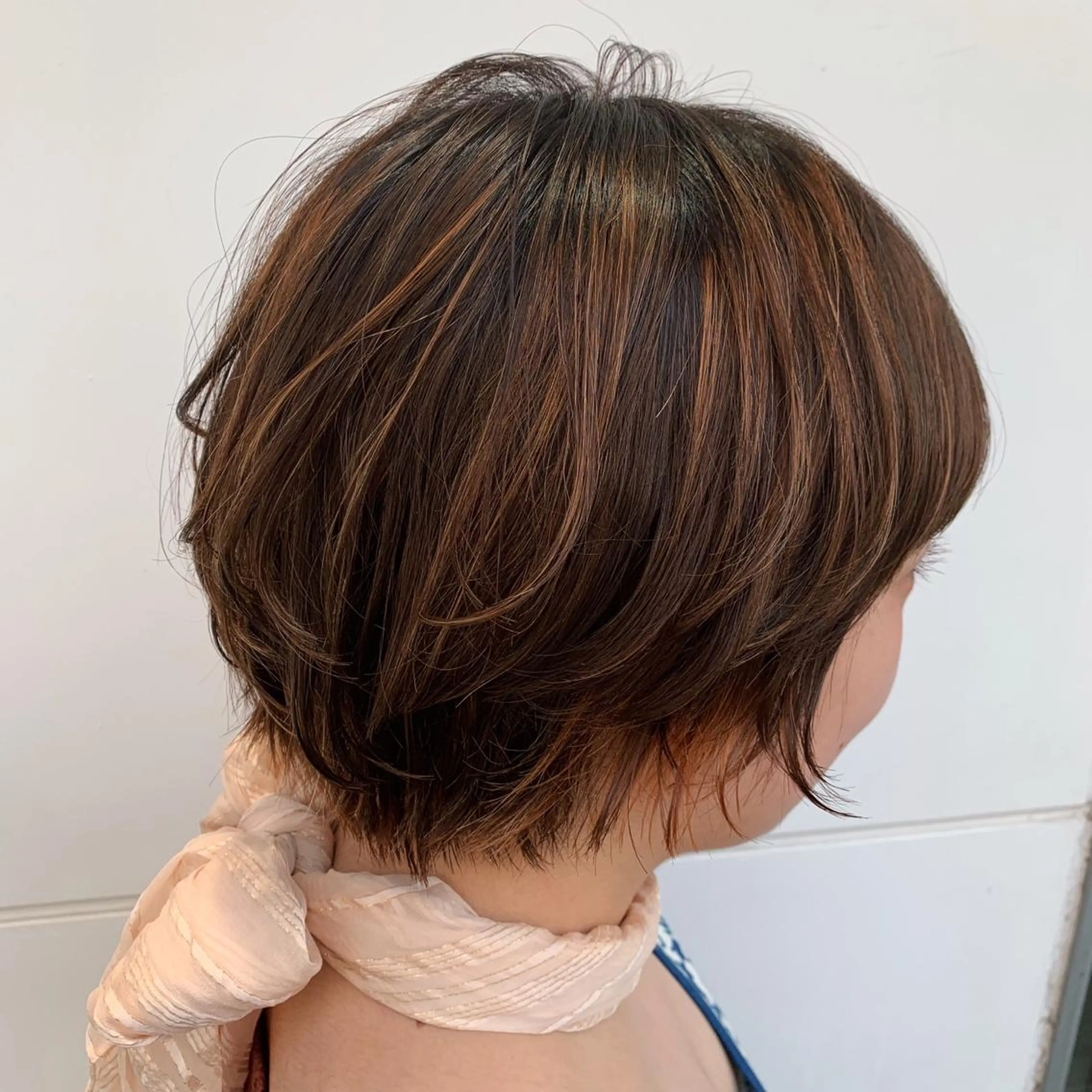 ショート カラー RINA🧤 デザインとボブのヘアスタイル