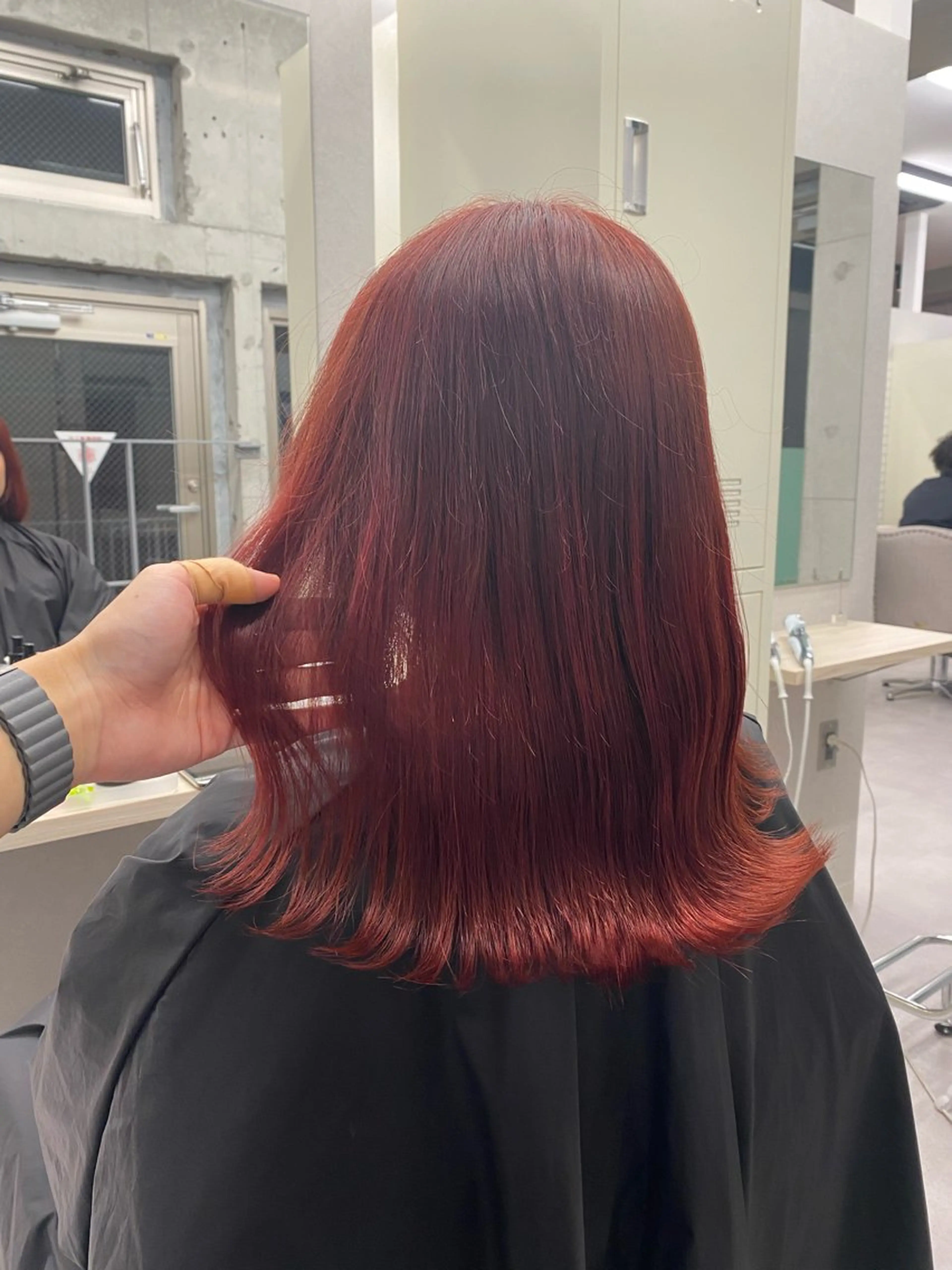 ミディアム カラー ブリーチ ブリーチなしカラー レッドカラー 齋藤 椋哉のヘアスタイル