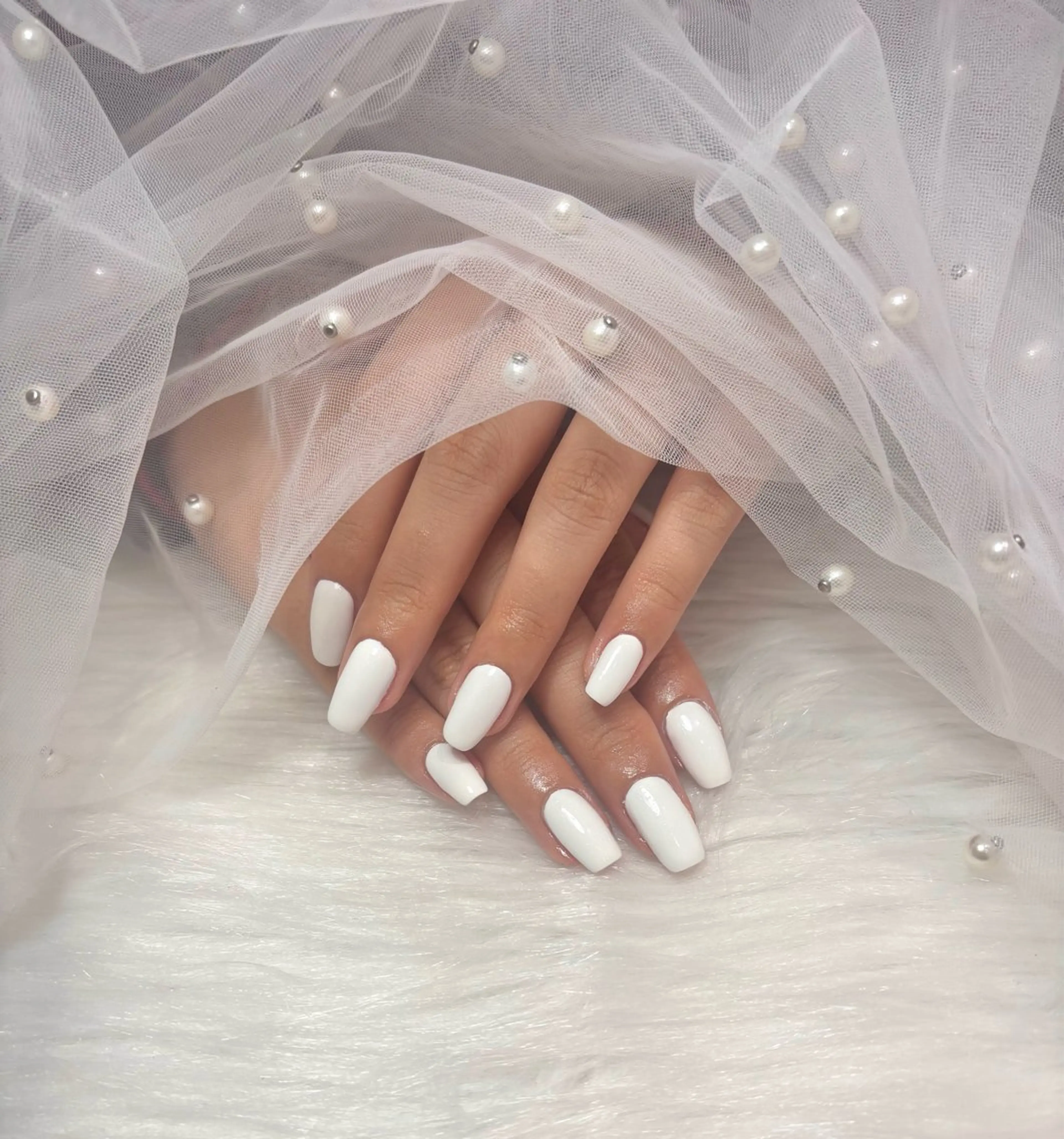 ネイル ワンカラーネイル 春ネイル ホワイト ハンドネイル kokomi 🧸のネイルデザイン