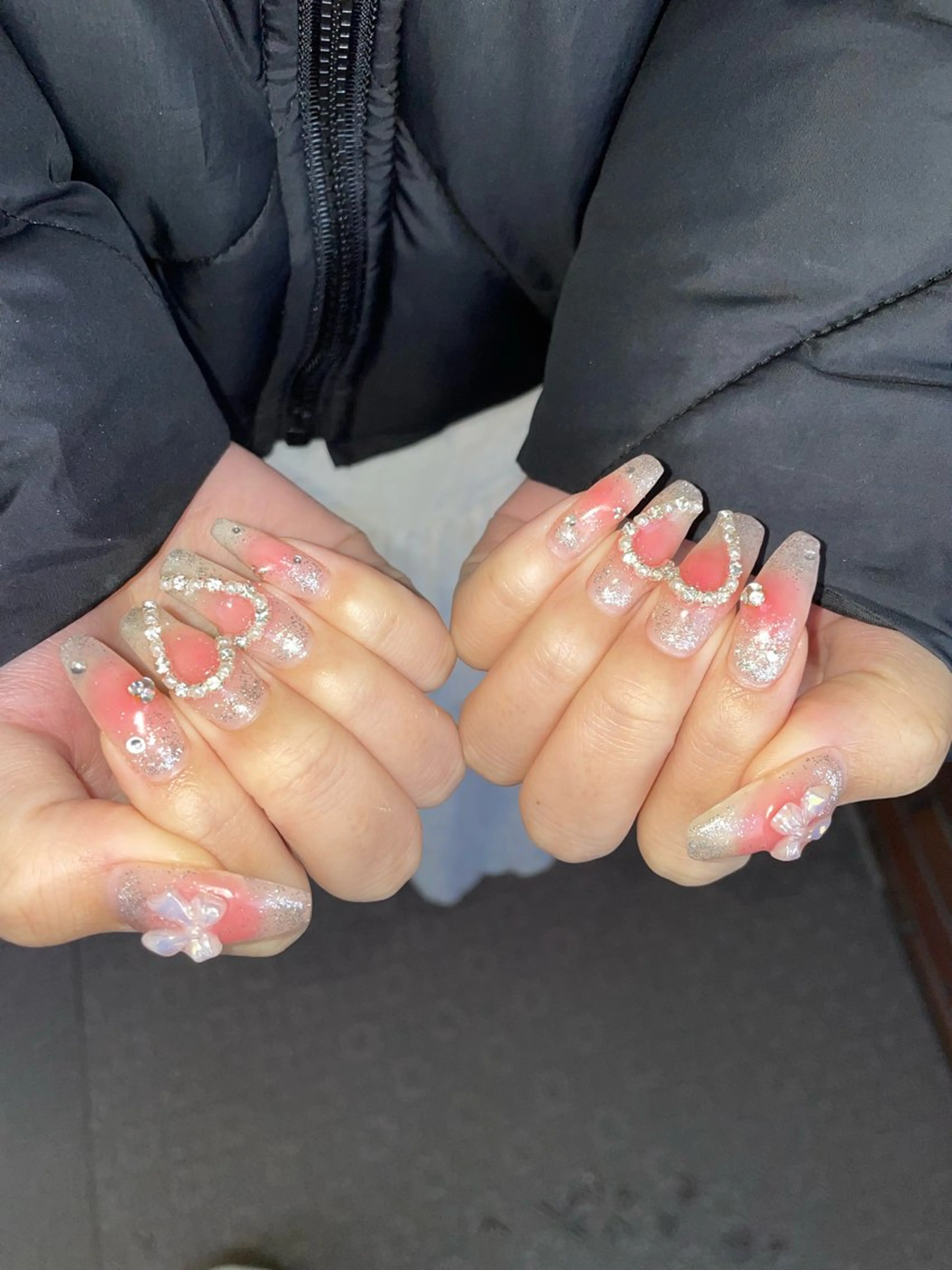 ネイル チークネイル ハート キラキラネイル ハンドネイル ulu🌼 nanaのネイルデザイン