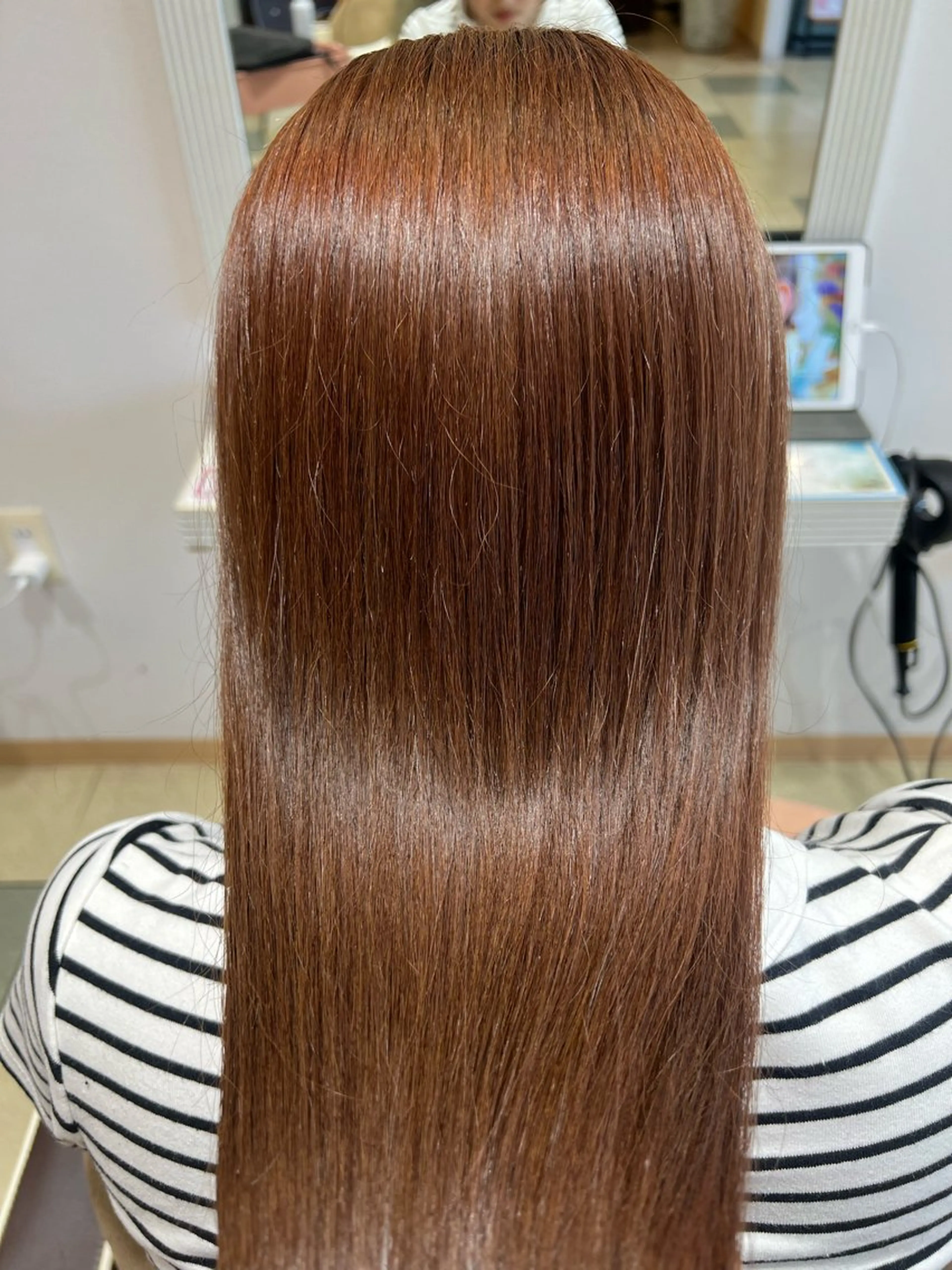 ロング カラー momb 折戸結菜のヘアスタイル