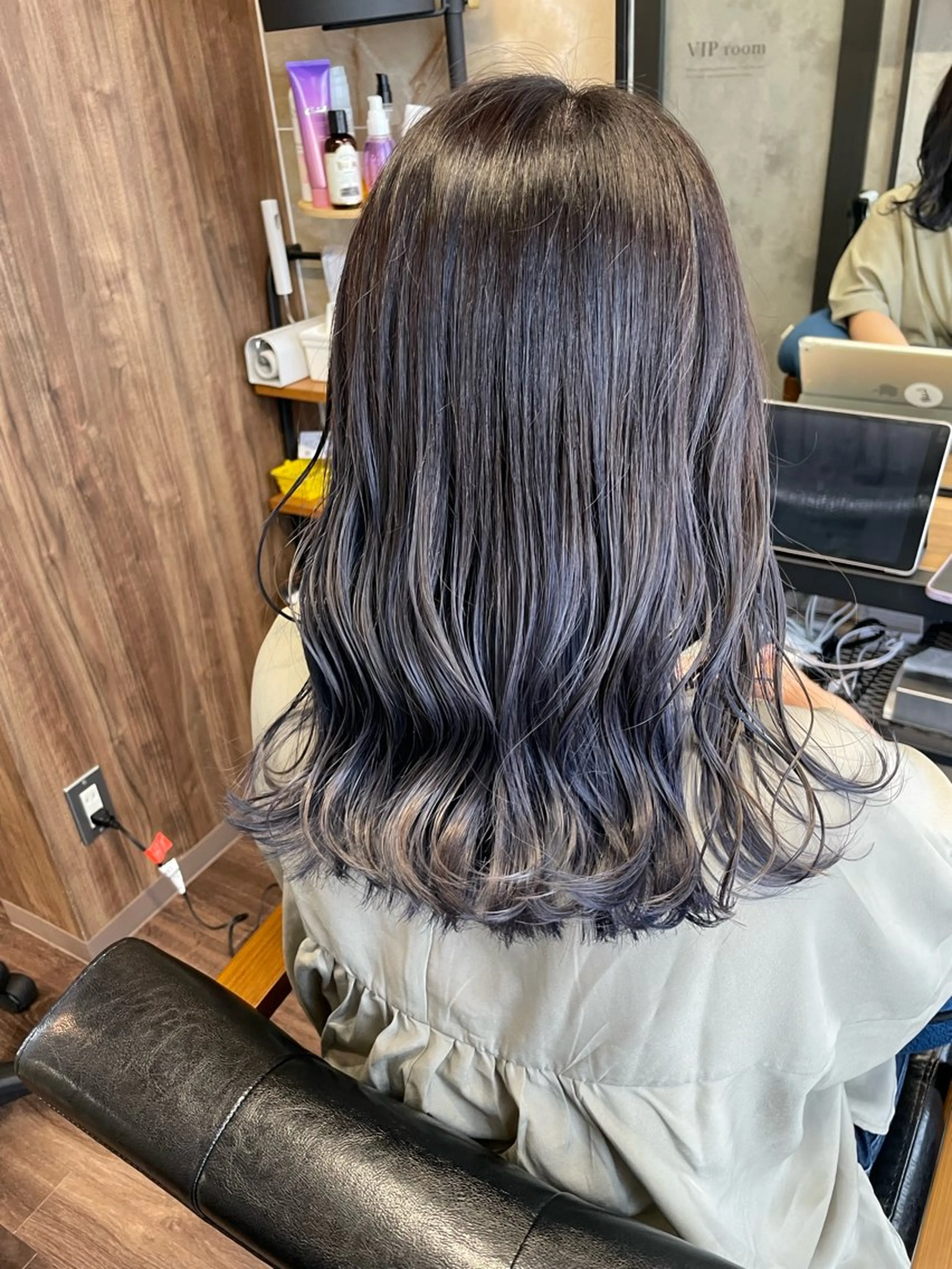 ミディアム カラー ヘアカラー トリートメント Lull (シェアサロンReco VIProom)所属・Lull1人美容室 バレイヤージュのヘアスタイル