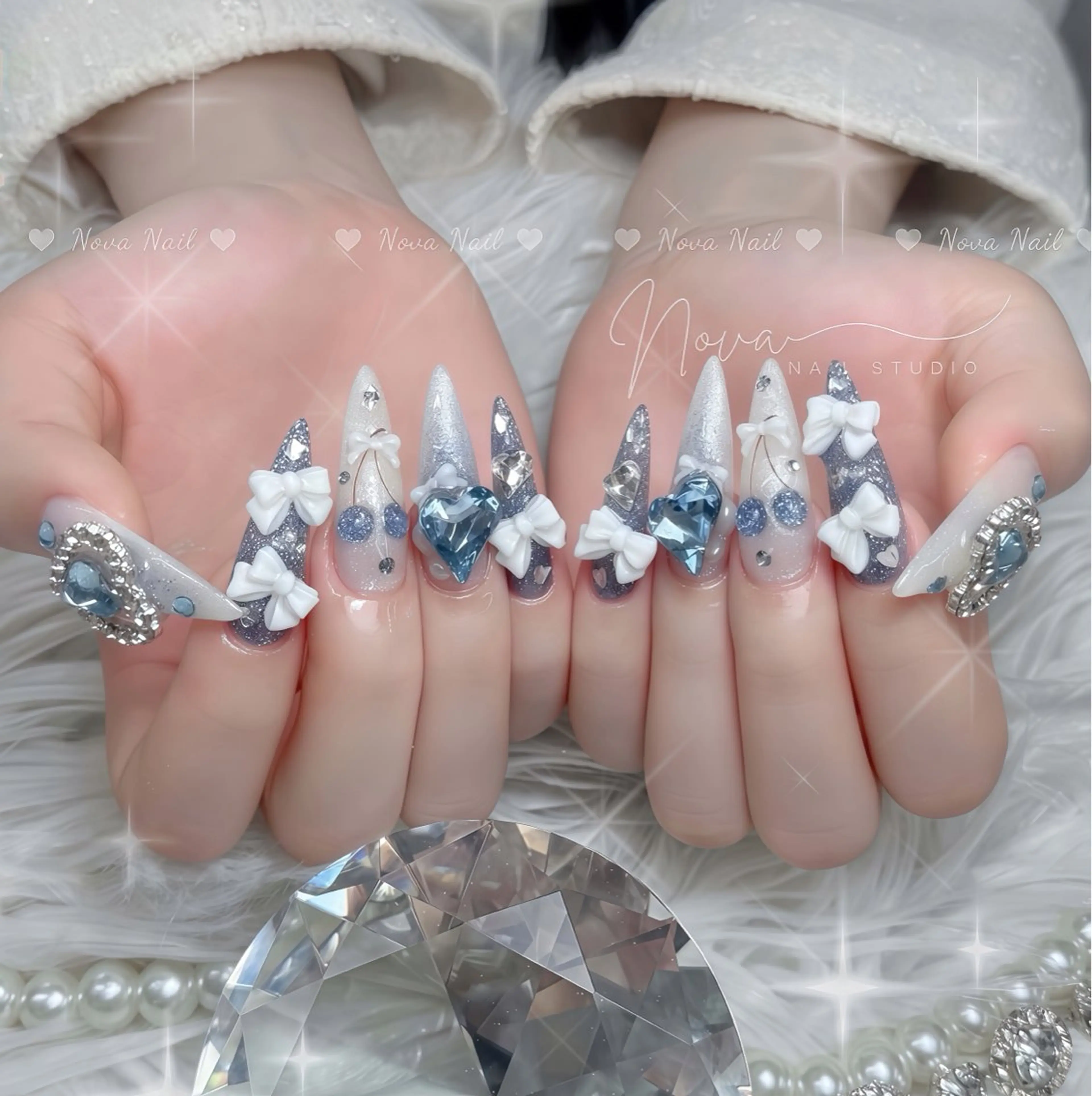 ネイル ブルー キラキラネイル 韓国ネイル リボン スカルプネイル ハンドネイル ハンドケア Nova Nail Nambaのネイルデザイン