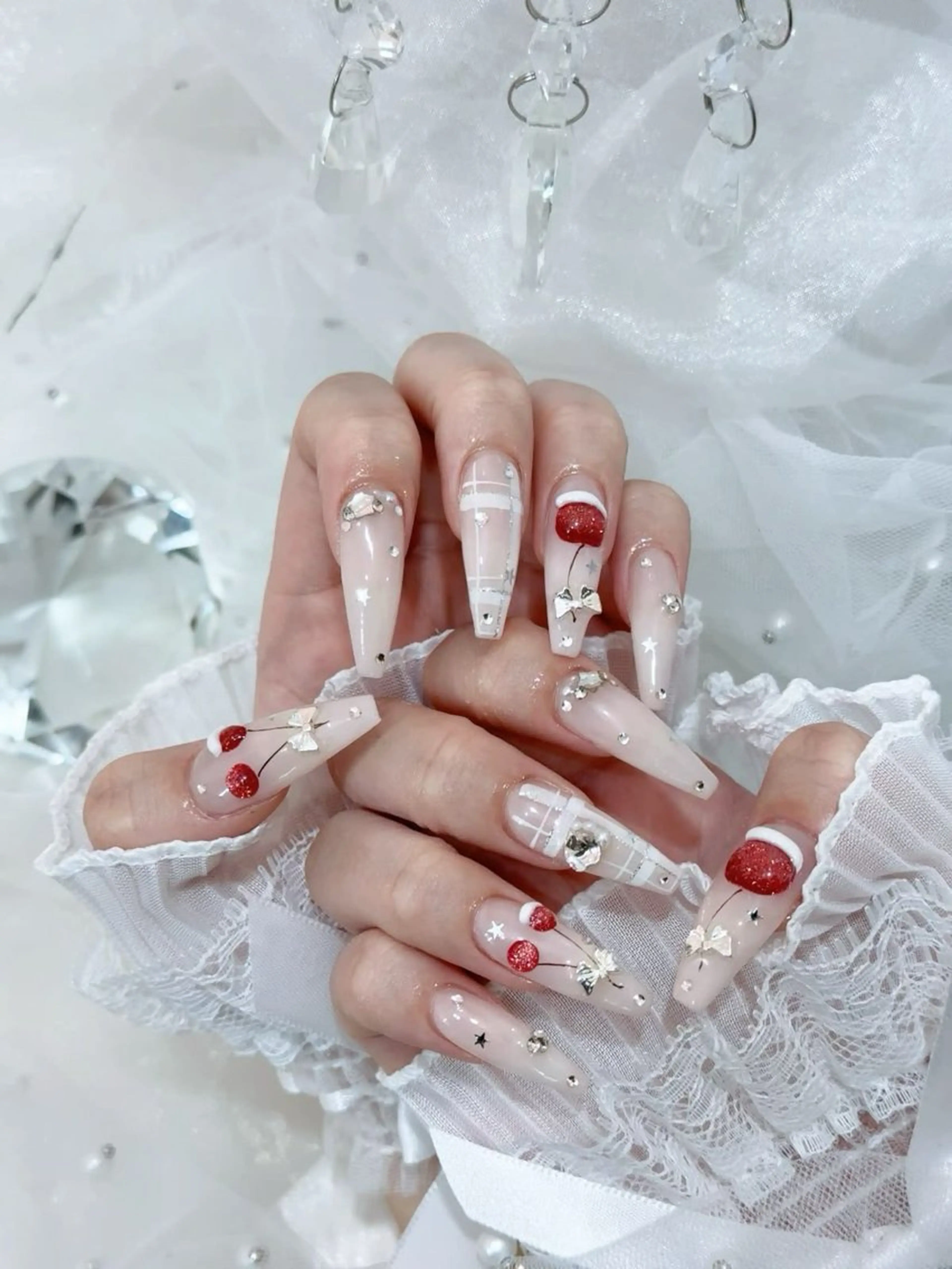 ネイル キラキラネイル 韓国ネイル ロングネイル ワンホンネイル ハンドネイル Josie nail salonのネイルデザイン