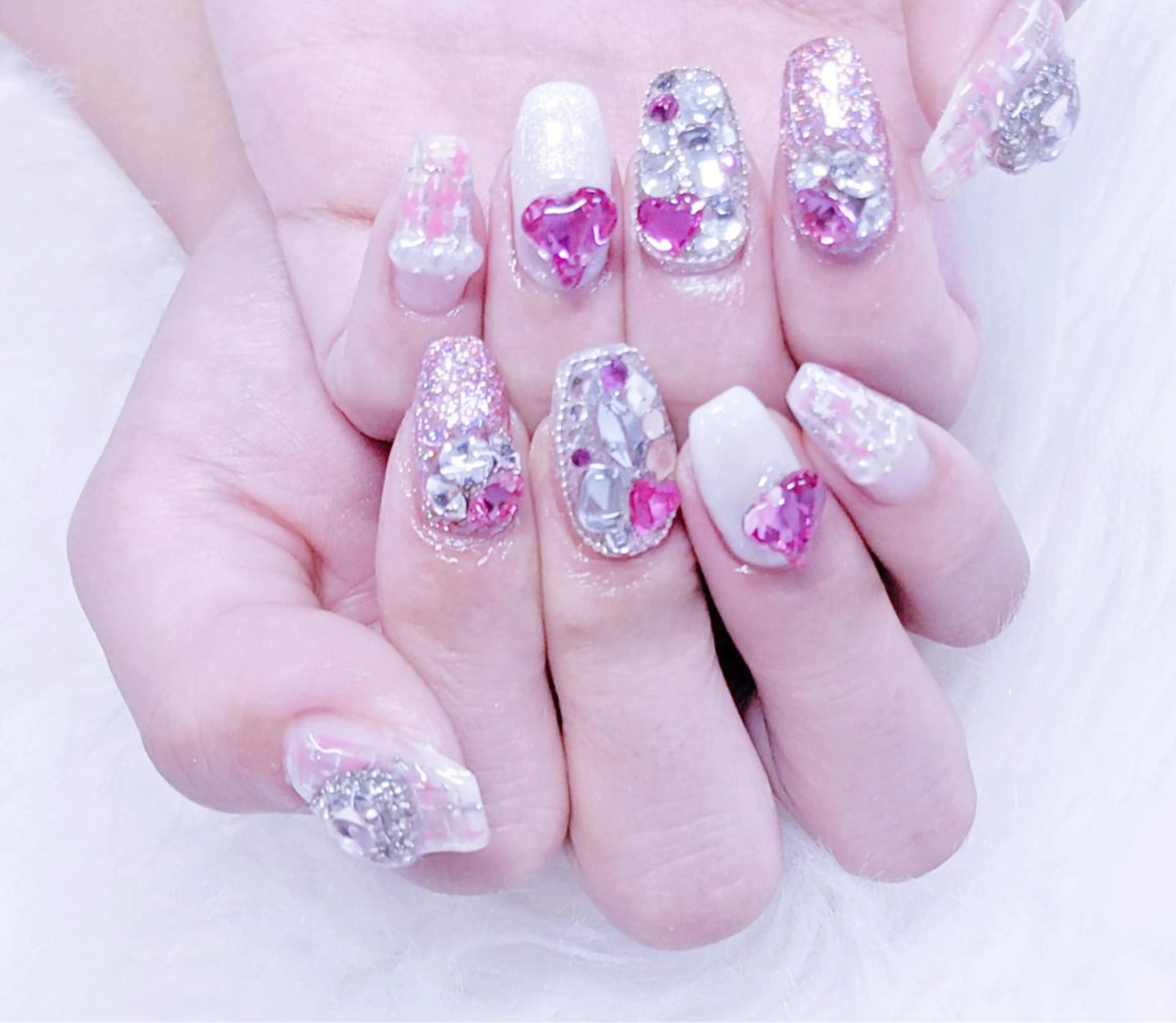 ネイル ハンドネイル MoonNail ユリ🌸のネイルデザイン