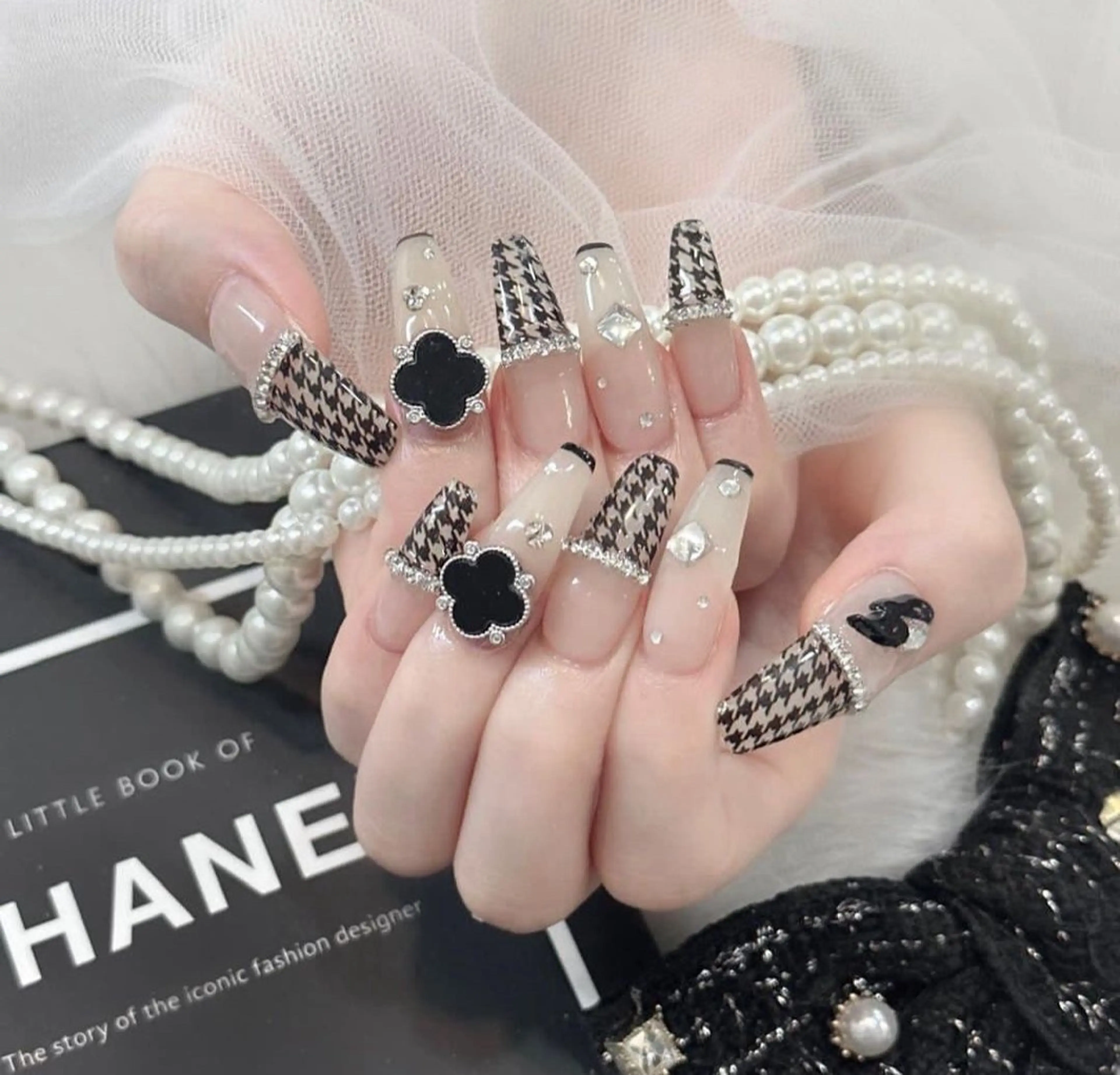 ネイル マグネットネイル ミラーネイル ネイルチップ 冬ネイル Lee Nailsのネイルデザイン